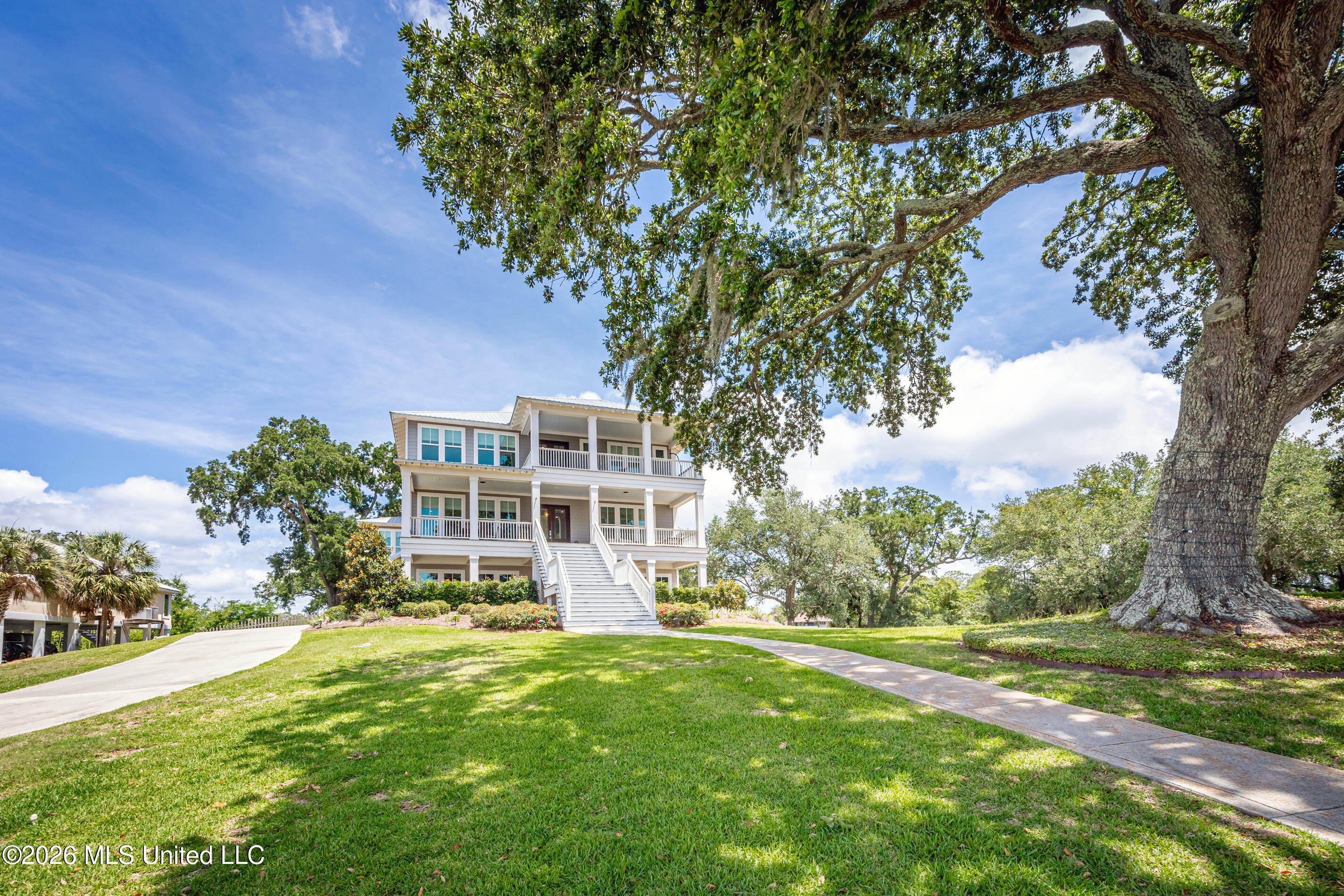 419 E Beach Drive