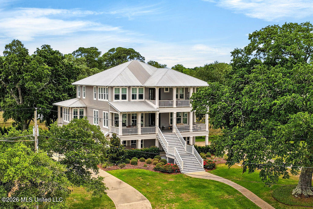 419 E Beach Drive