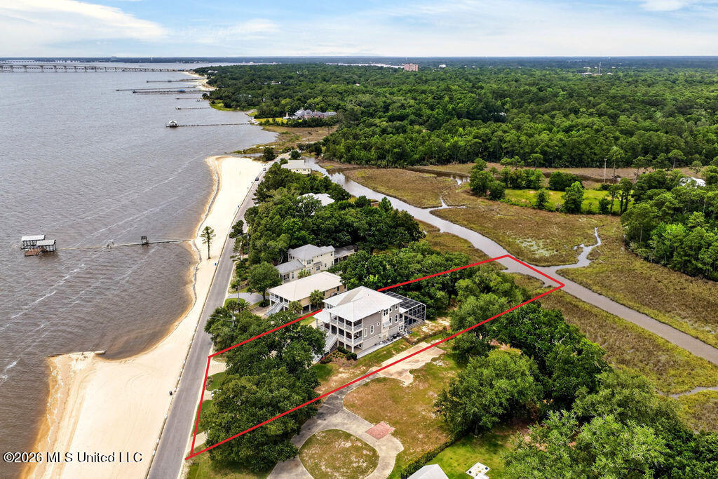 419 E Beach Drive