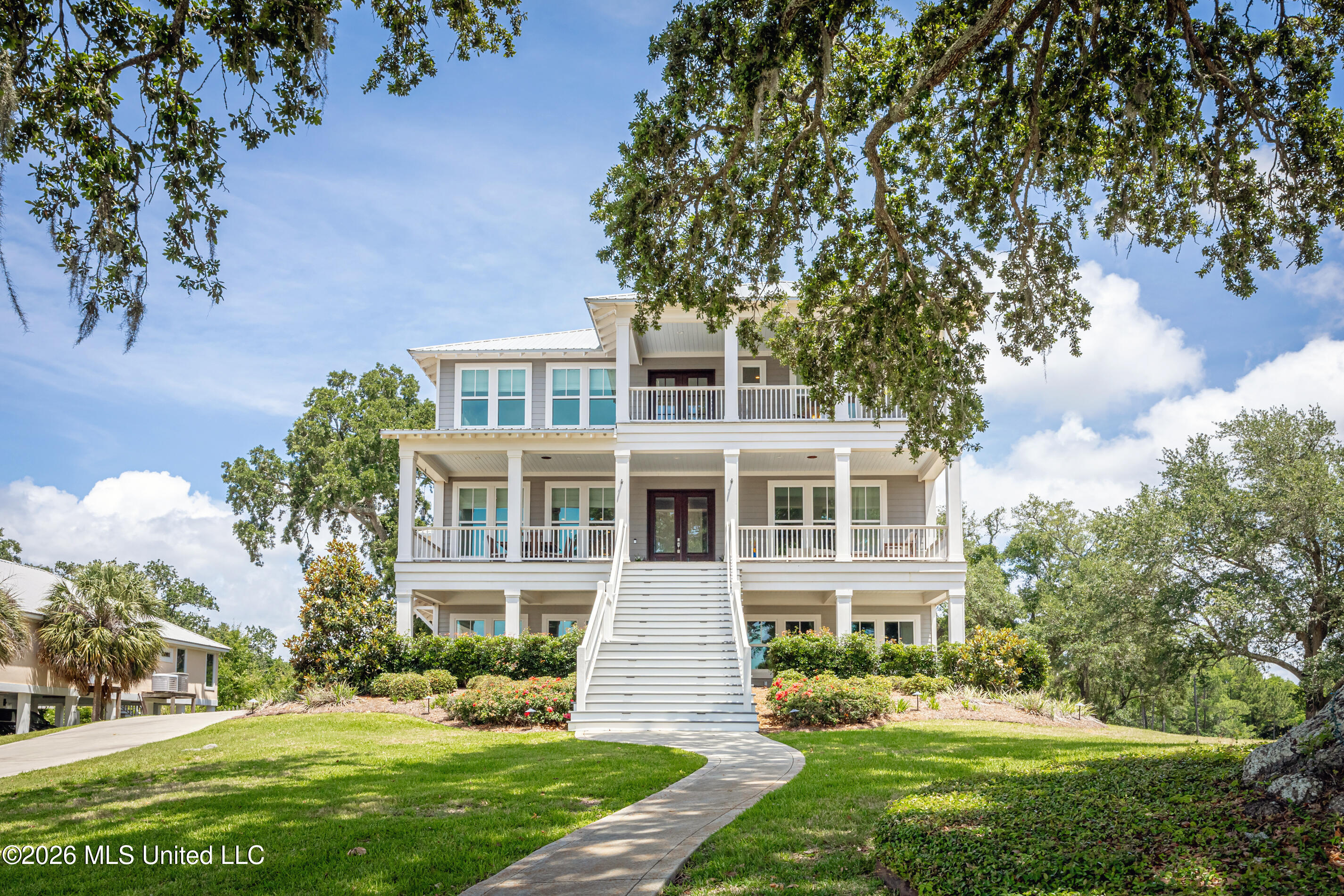 419 E Beach Drive