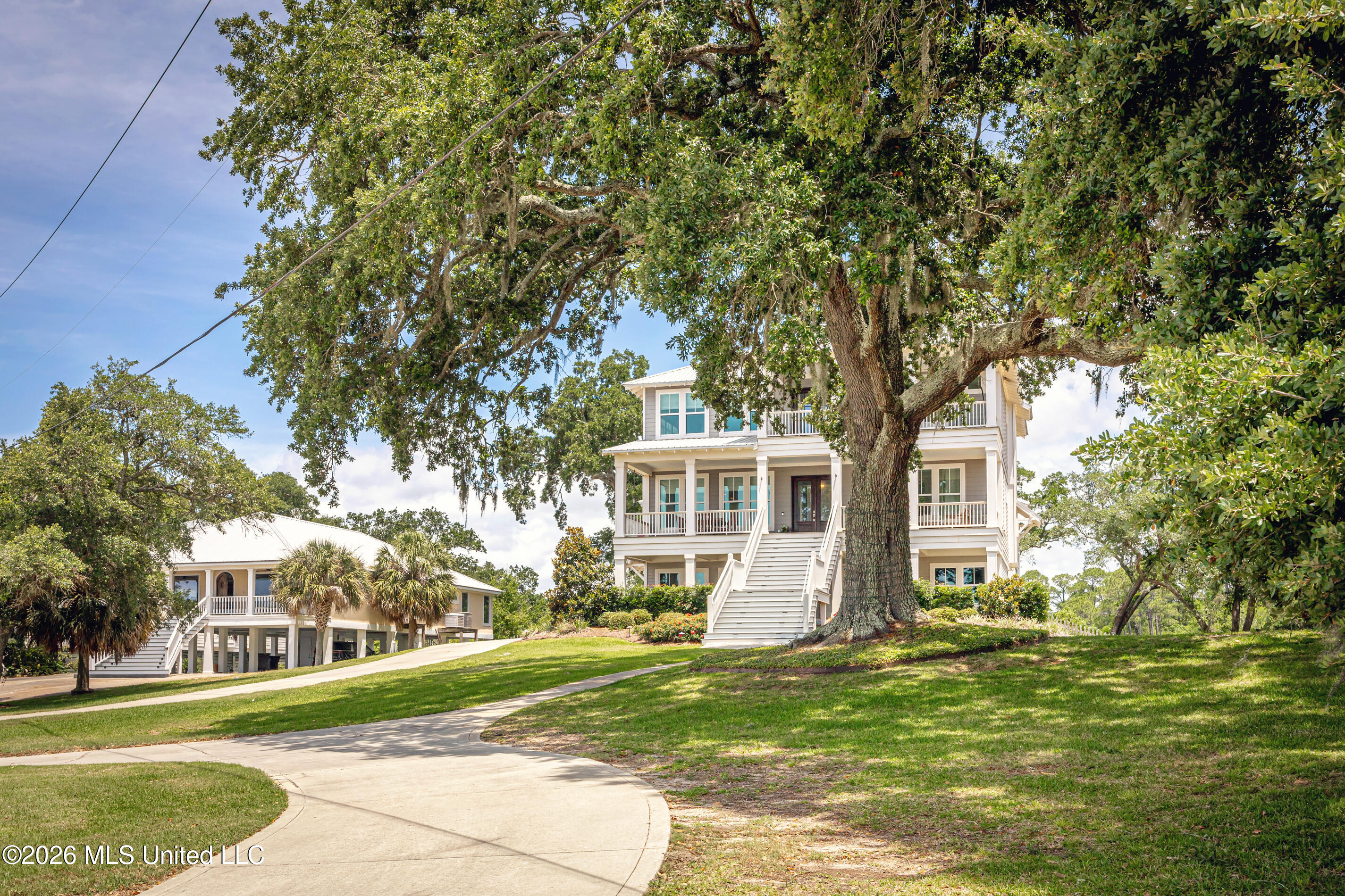 419 E Beach Drive