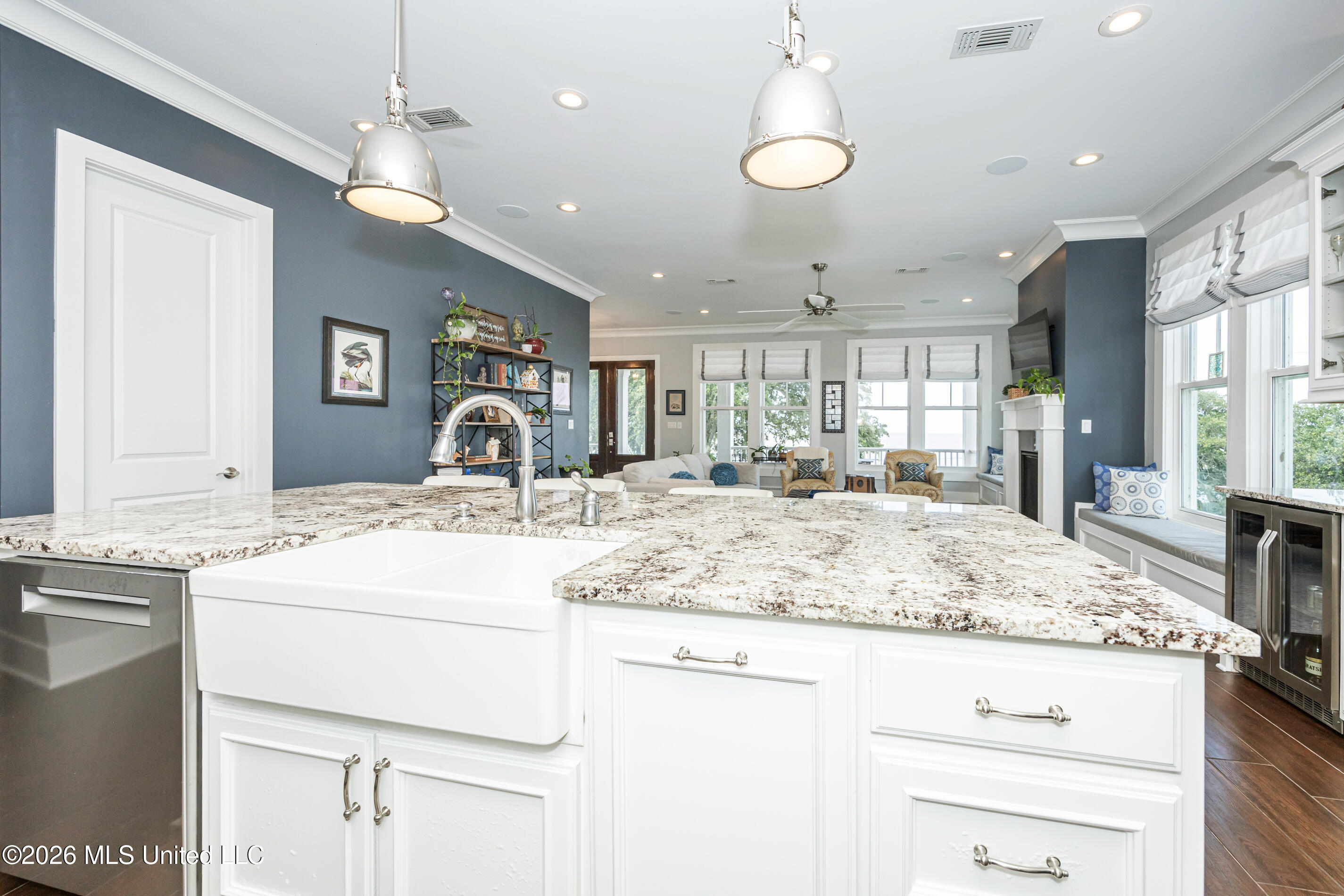419 E Beach Drive