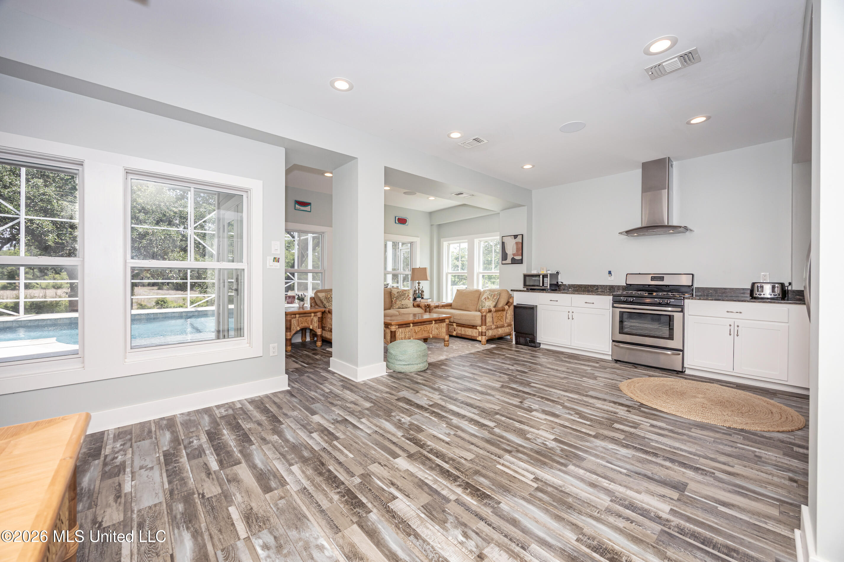 419 E Beach Drive
