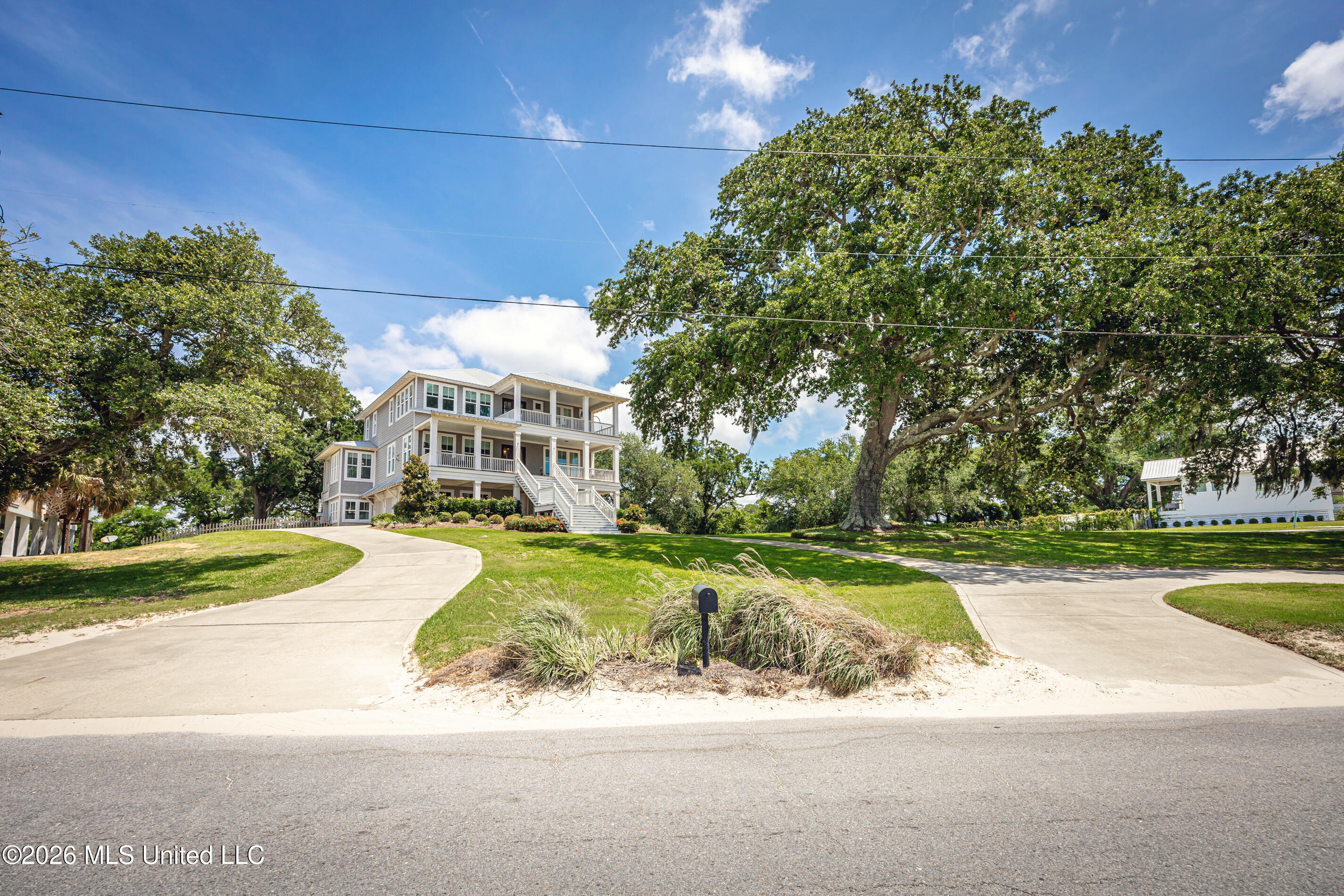 419 E Beach Drive