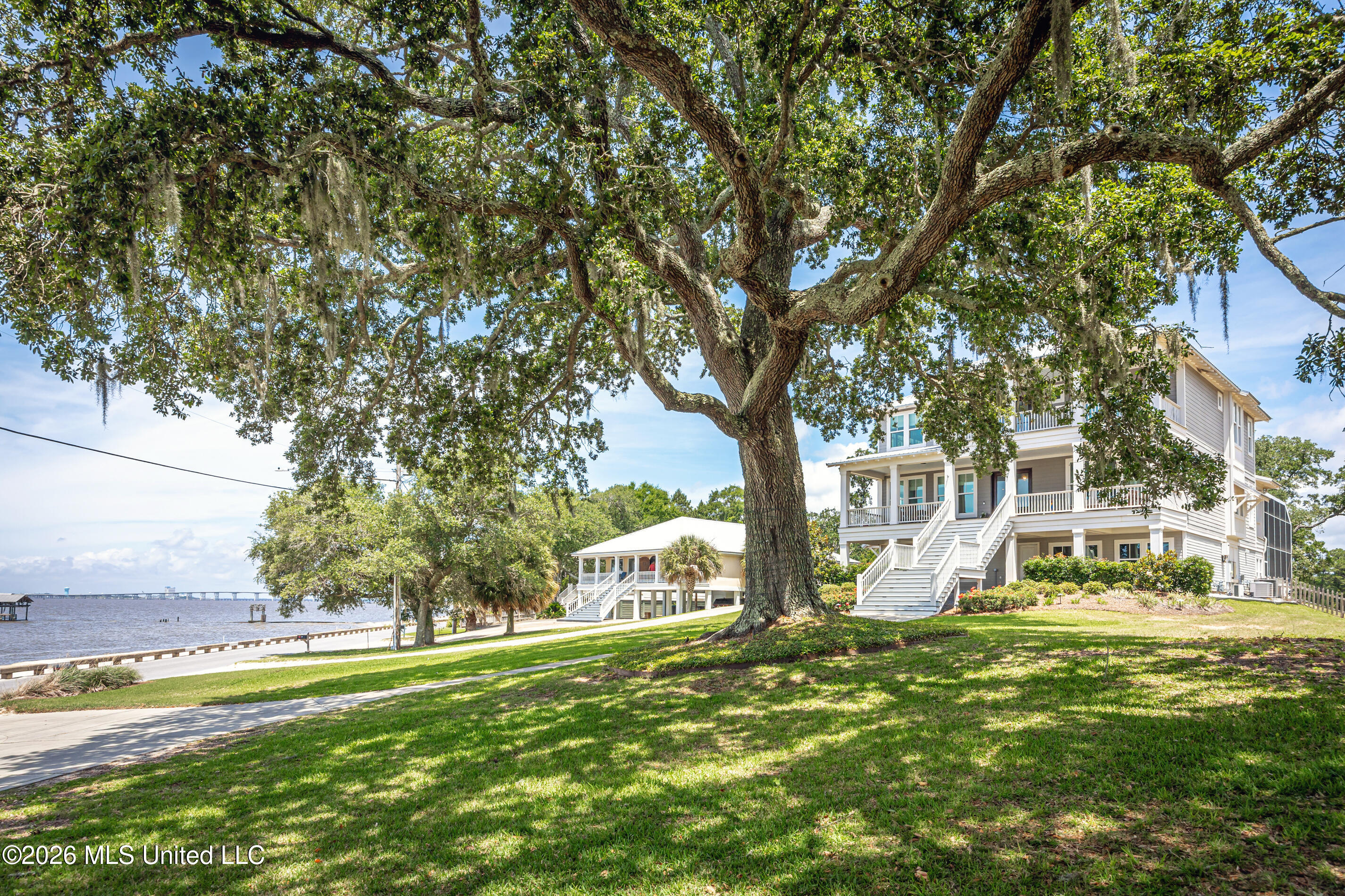 419 E Beach Drive