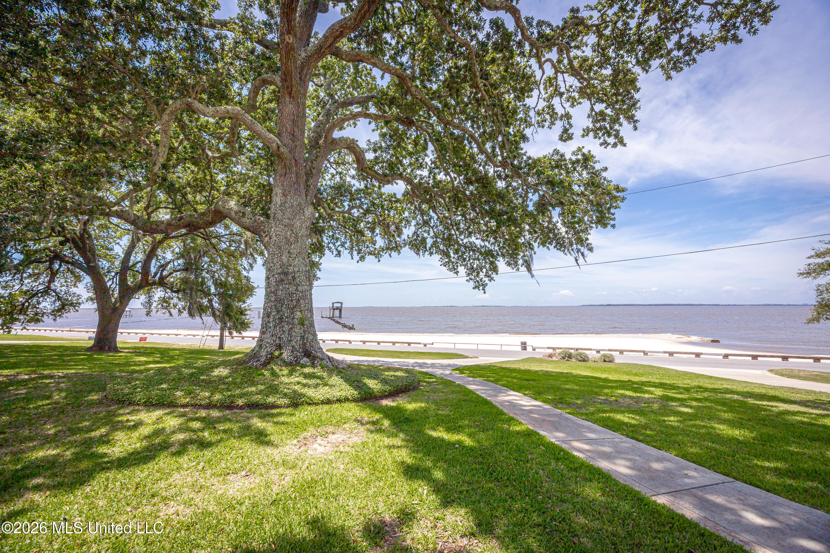 419 E Beach Drive