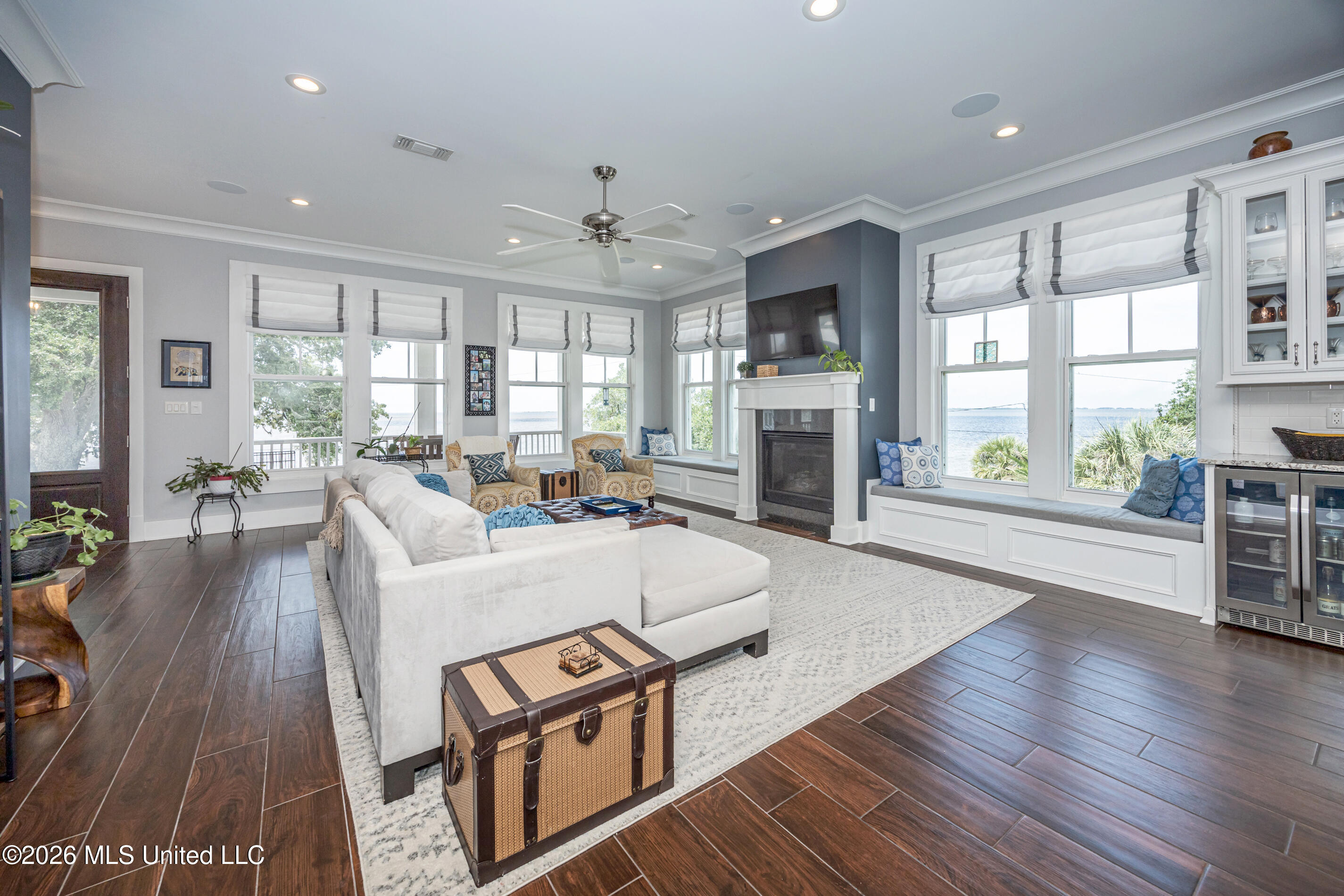 419 E Beach Drive