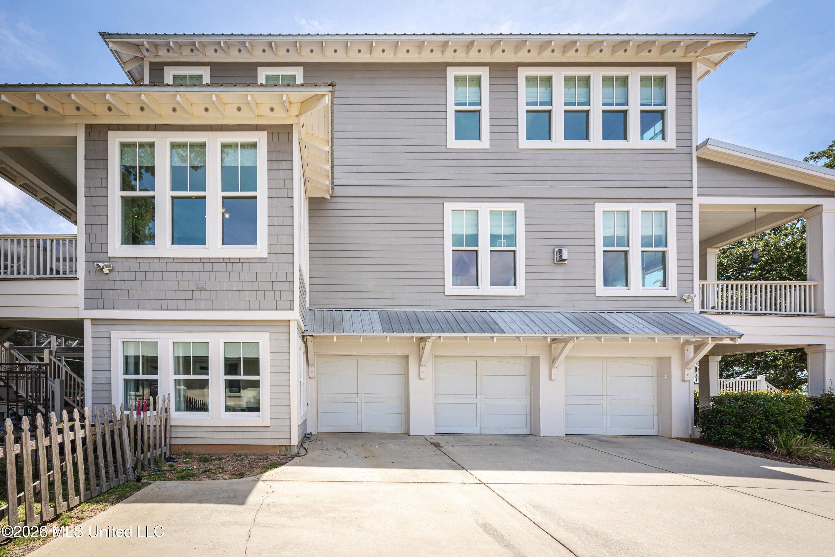 419 E Beach Drive