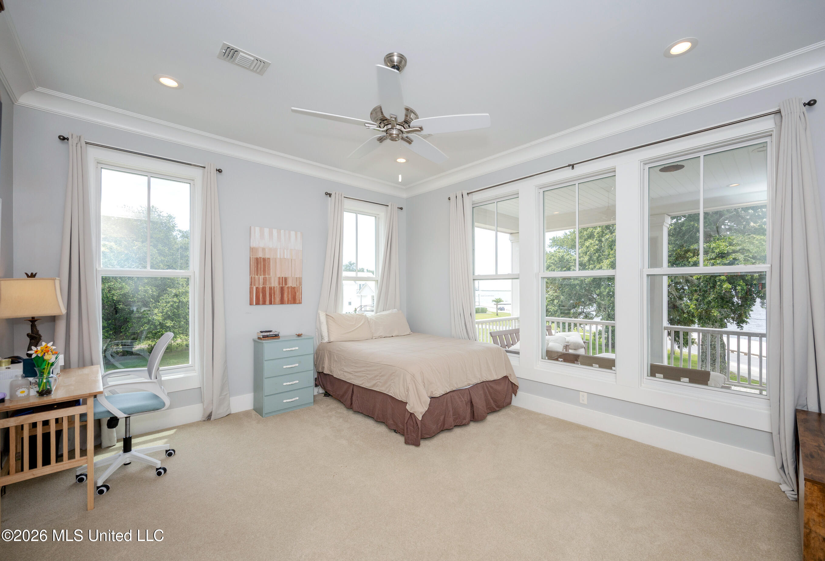 419 E Beach Drive