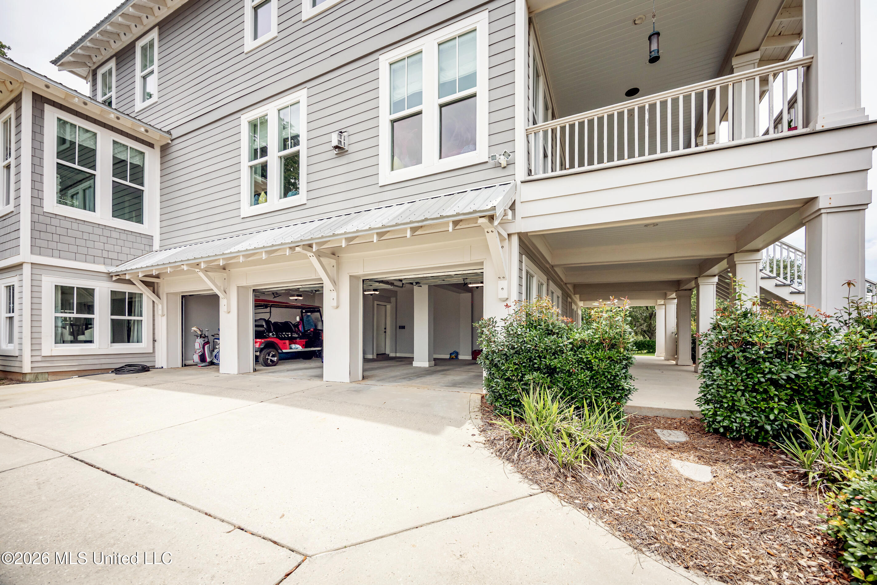 419 E Beach Drive