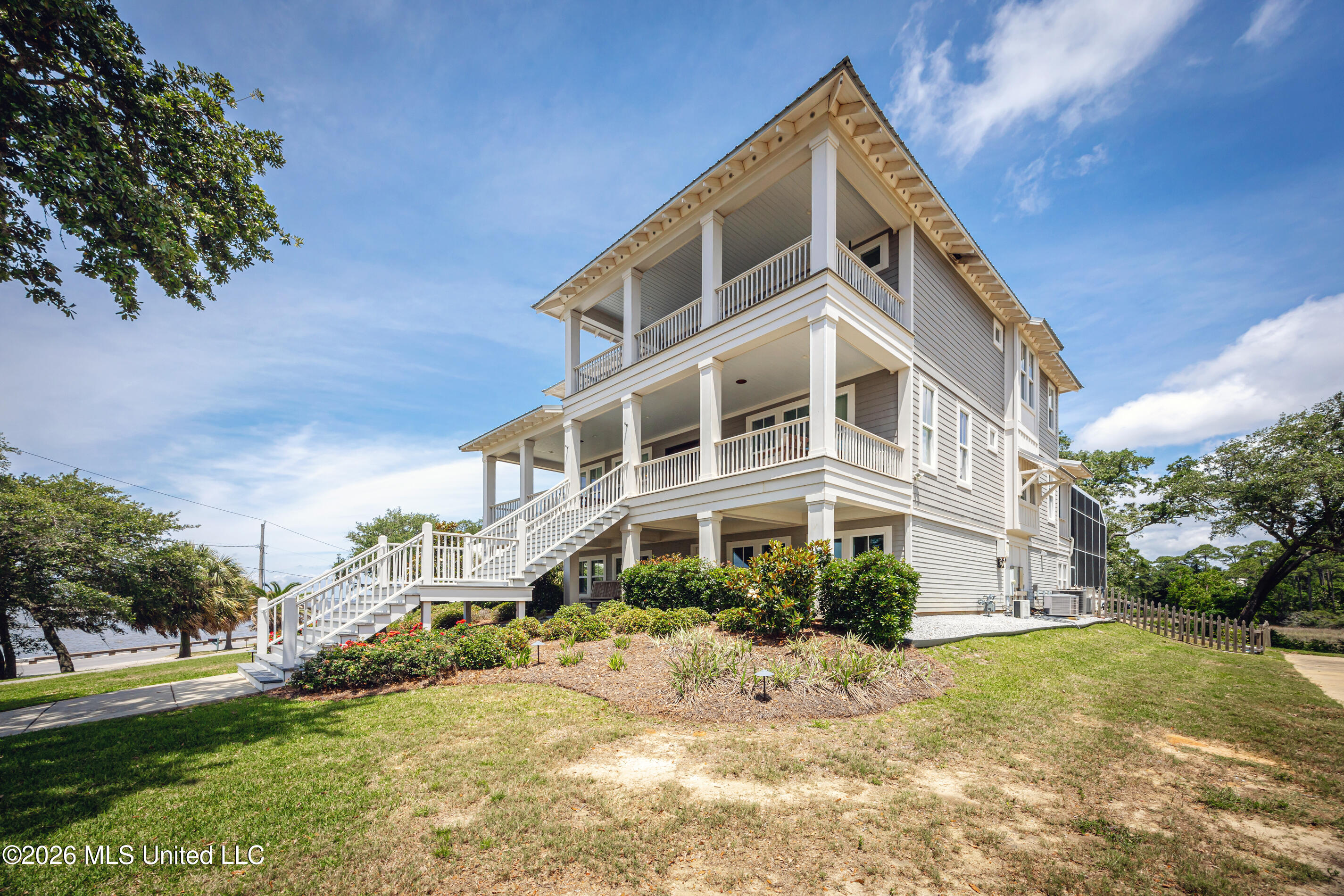 419 E Beach Drive
