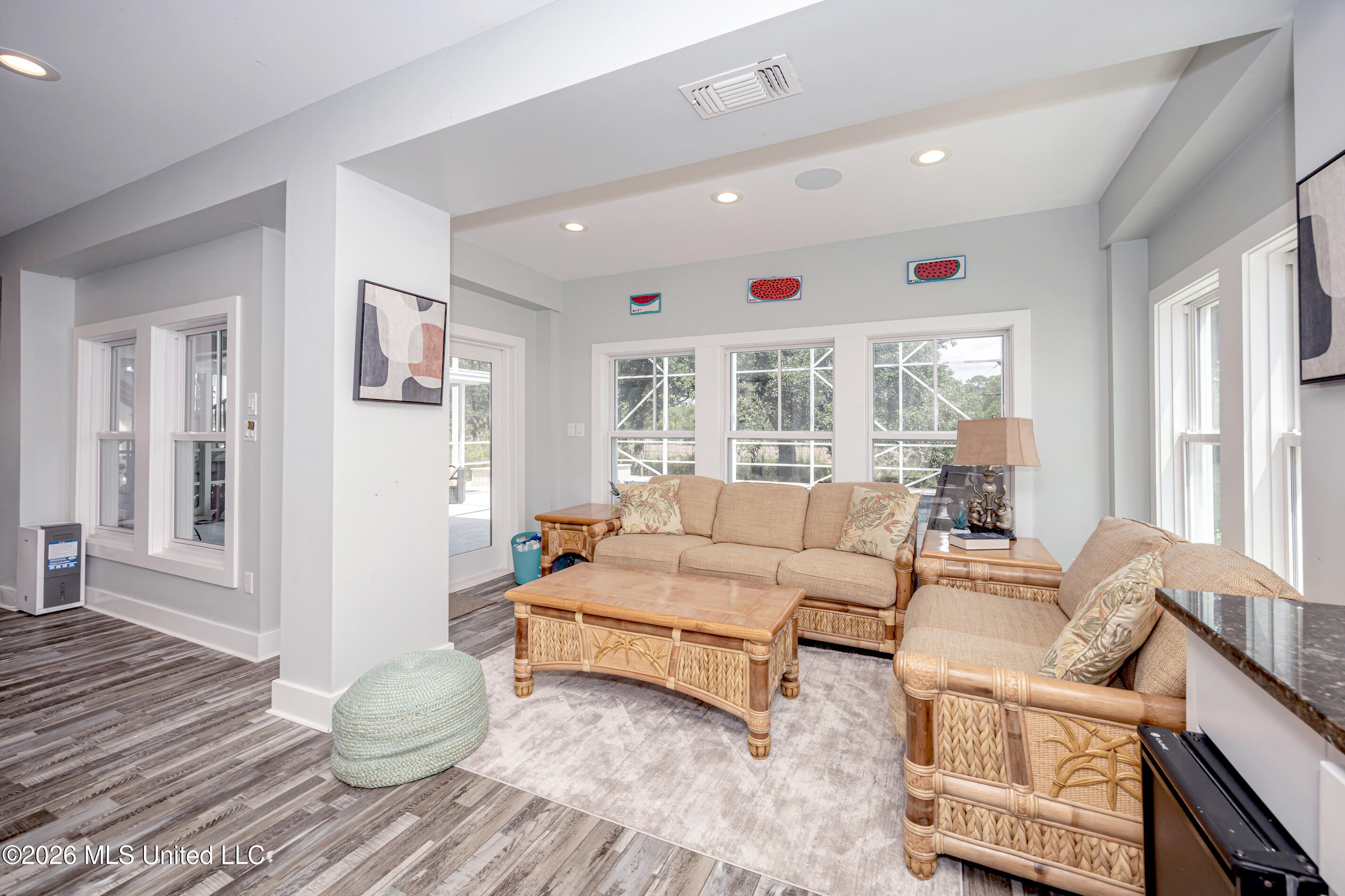 419 E Beach Drive