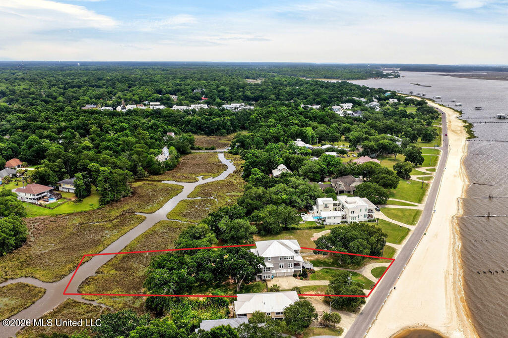 419 E Beach Drive