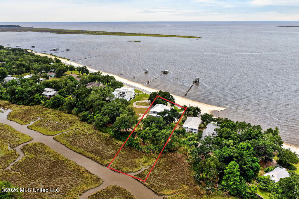 419 E Beach Drive