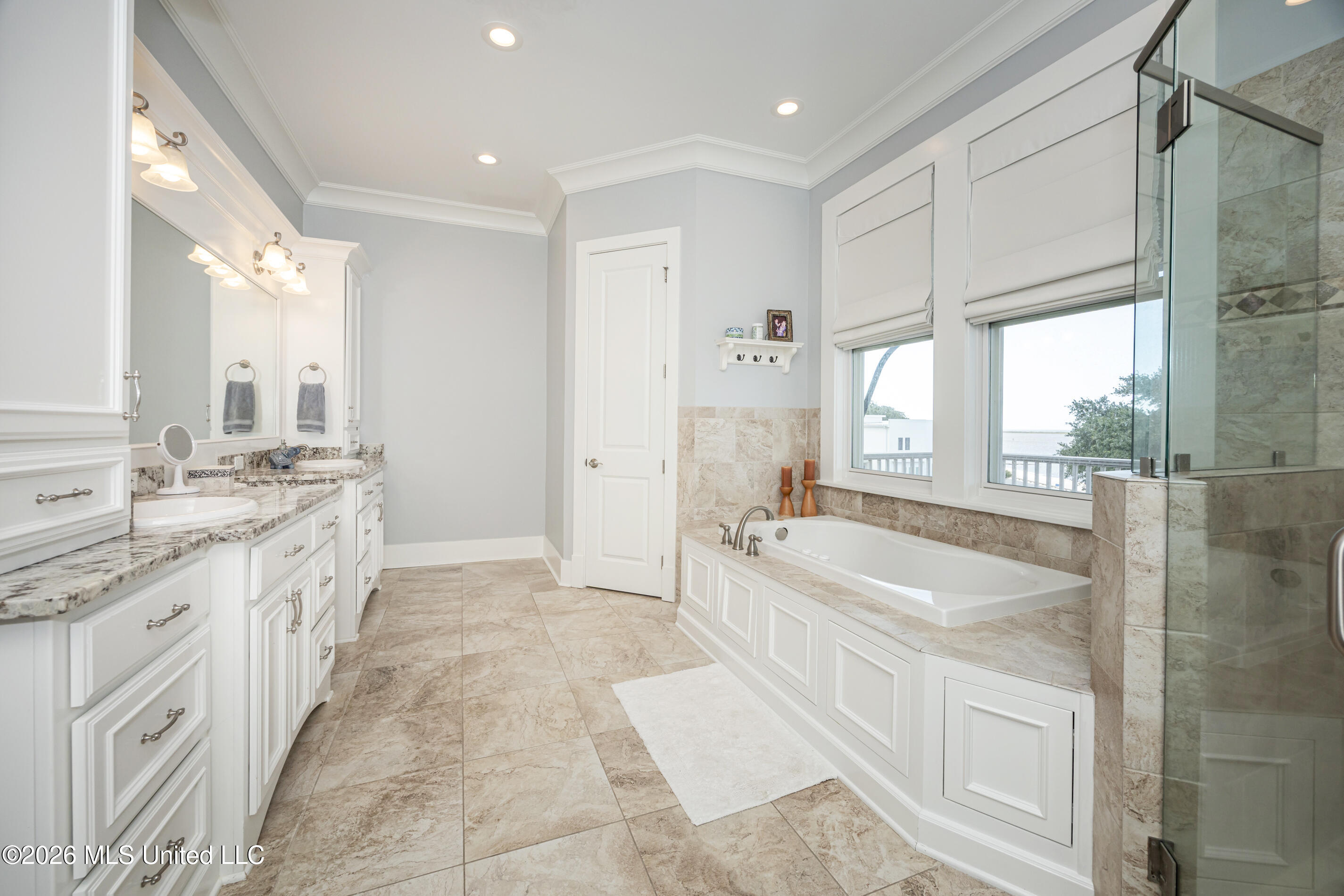 419 E Beach Drive