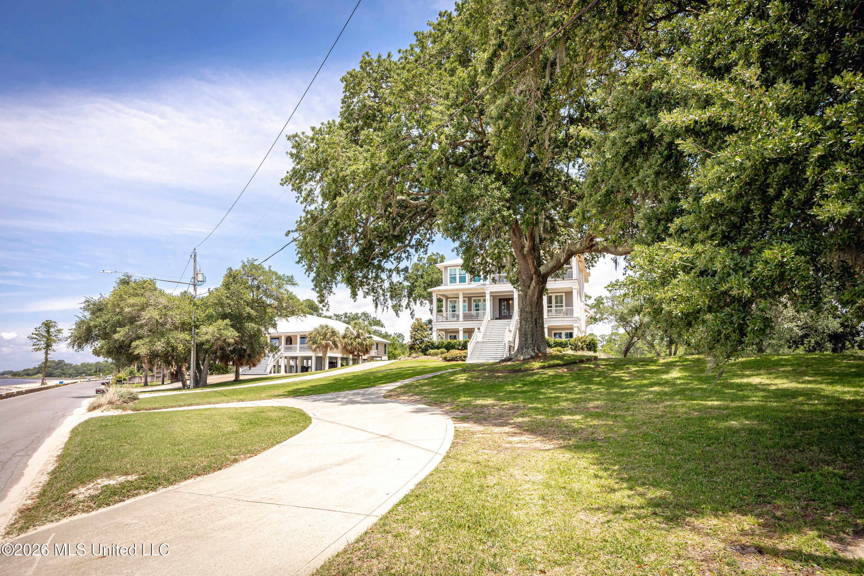419 E Beach Drive