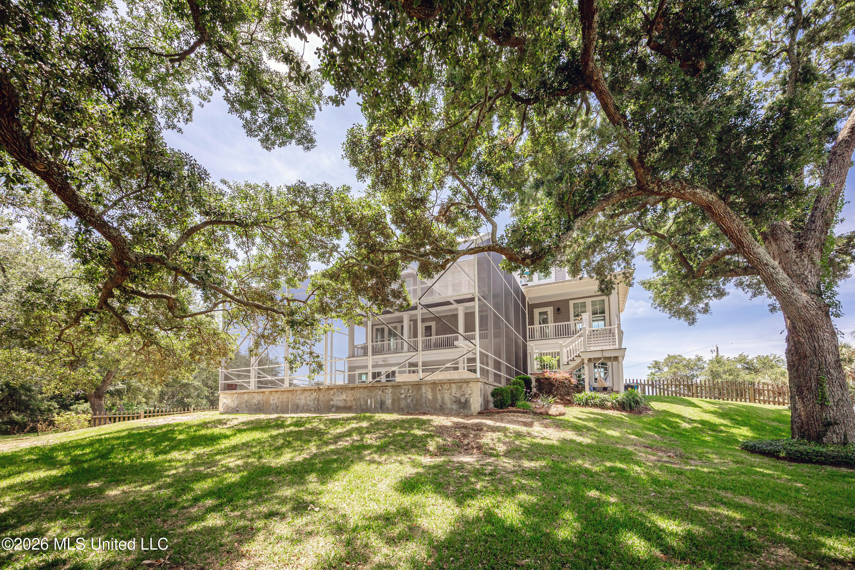 419 E Beach Drive