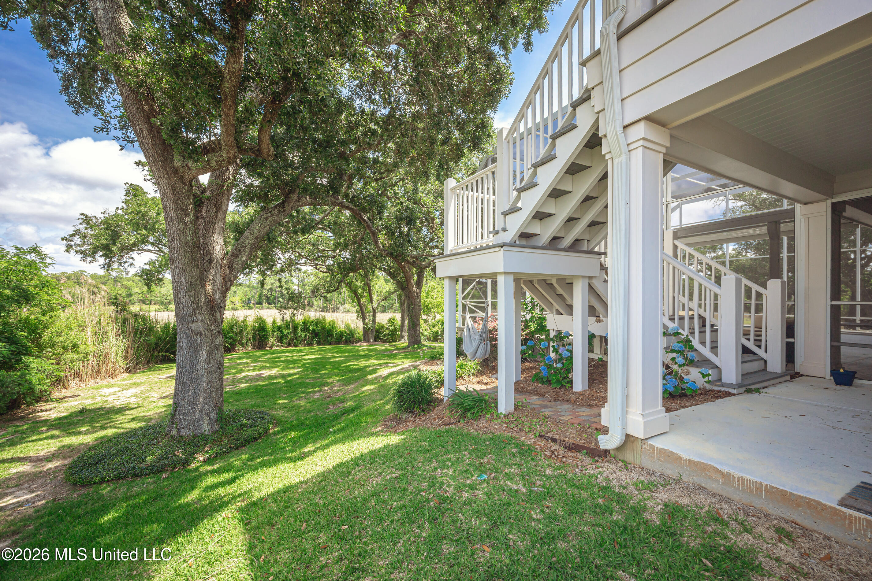 419 E Beach Drive