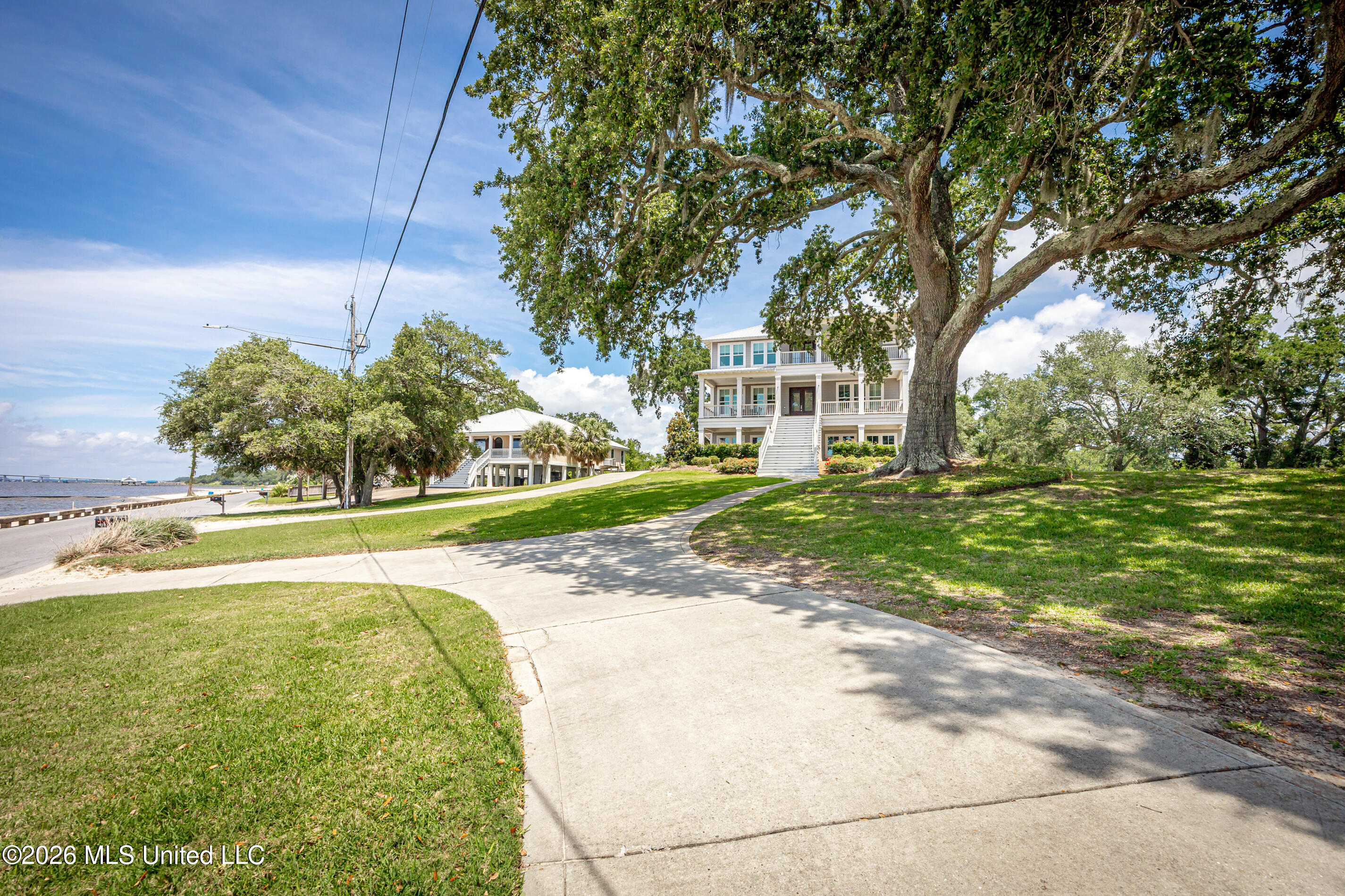 419 E Beach Drive