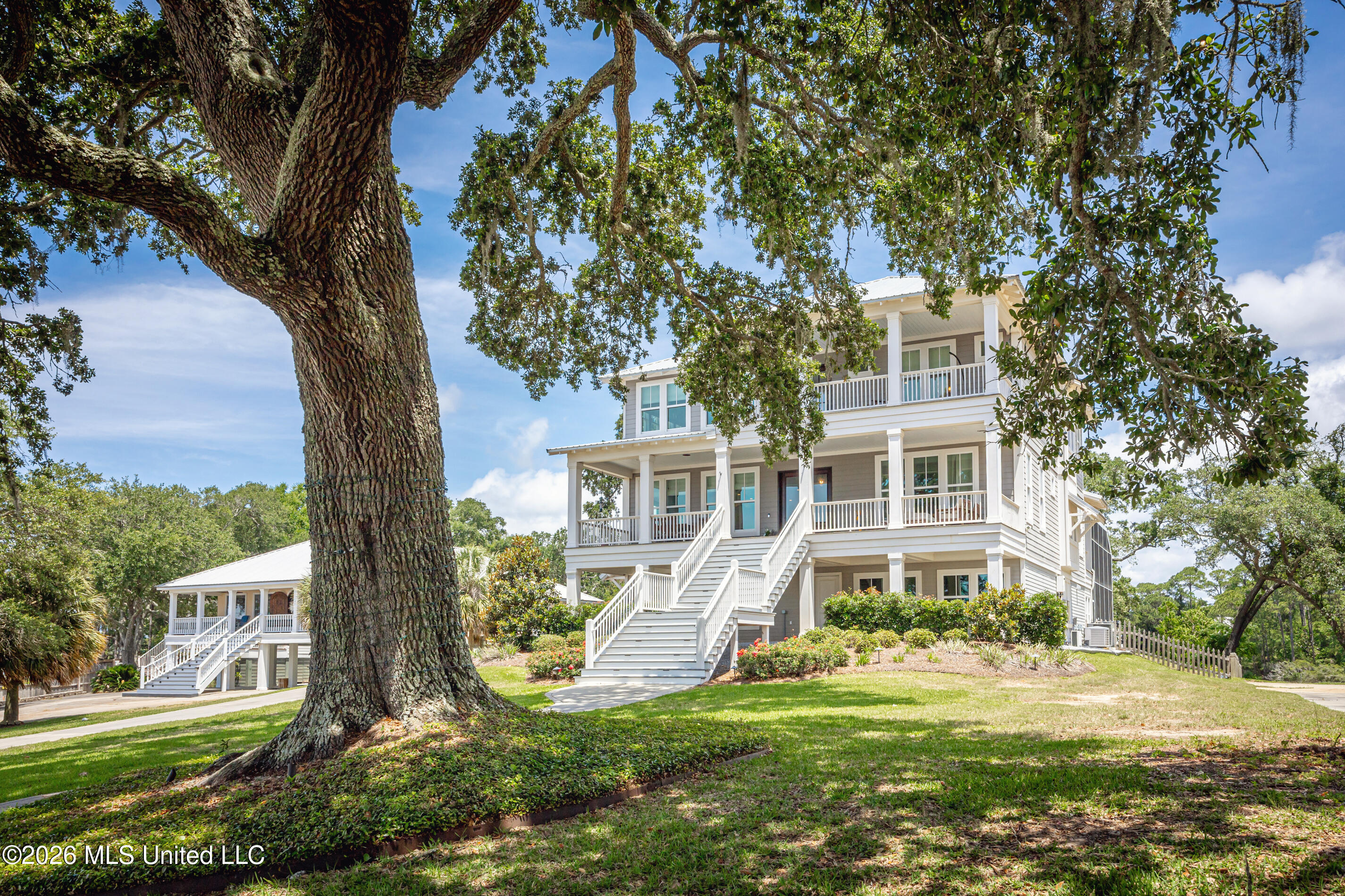 419 E Beach Drive