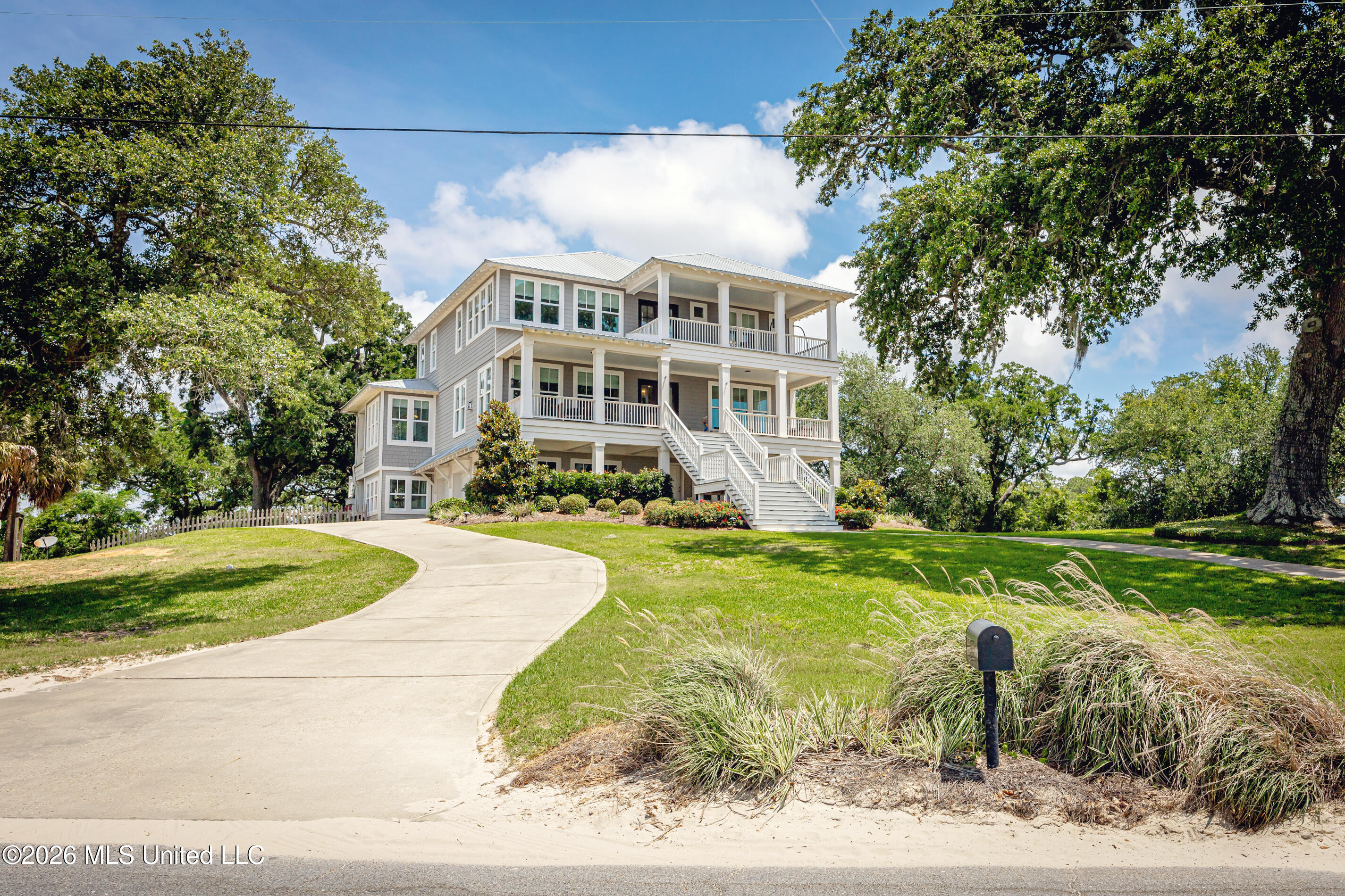 419 E Beach Drive