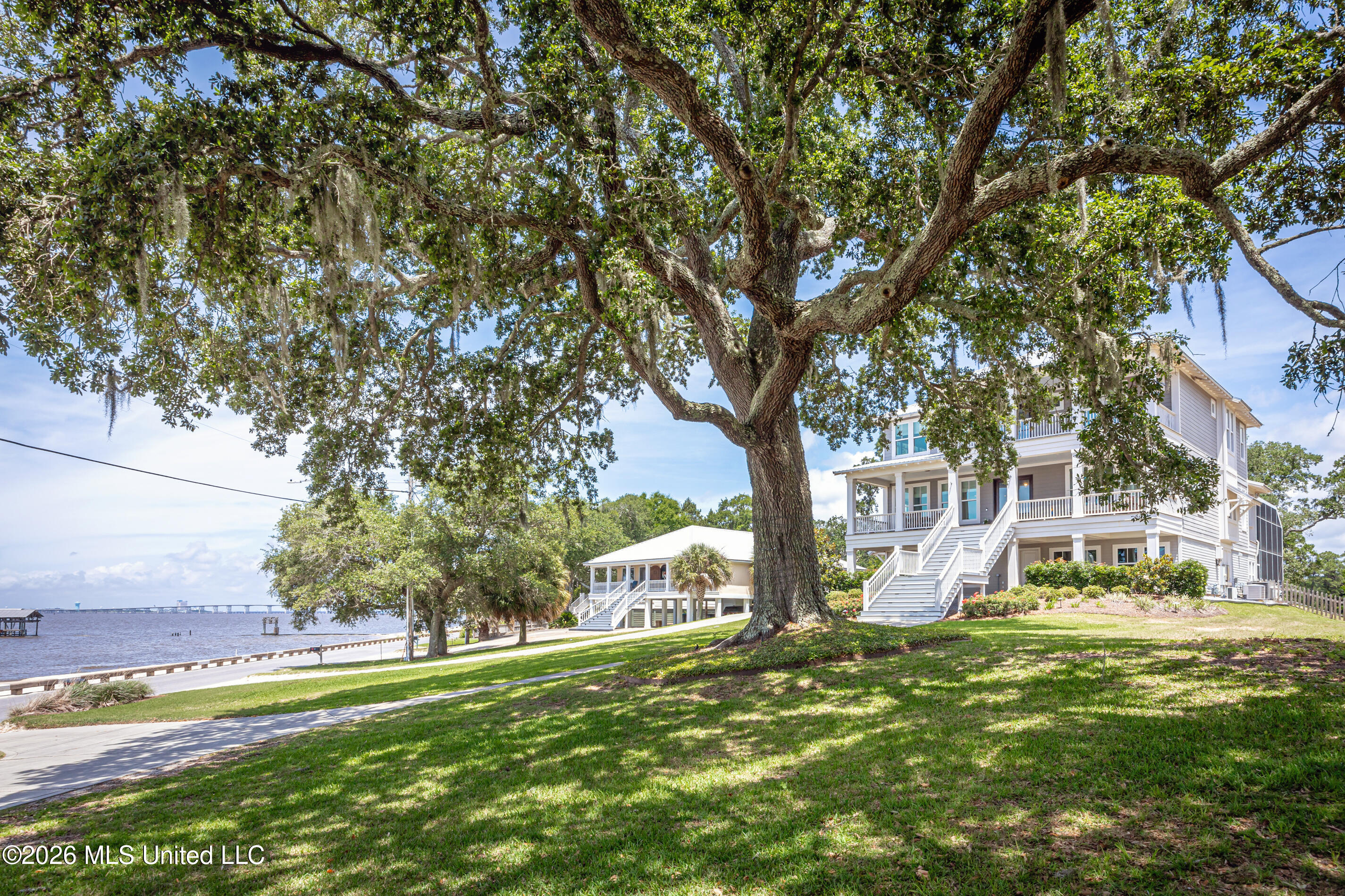 419 E Beach Drive