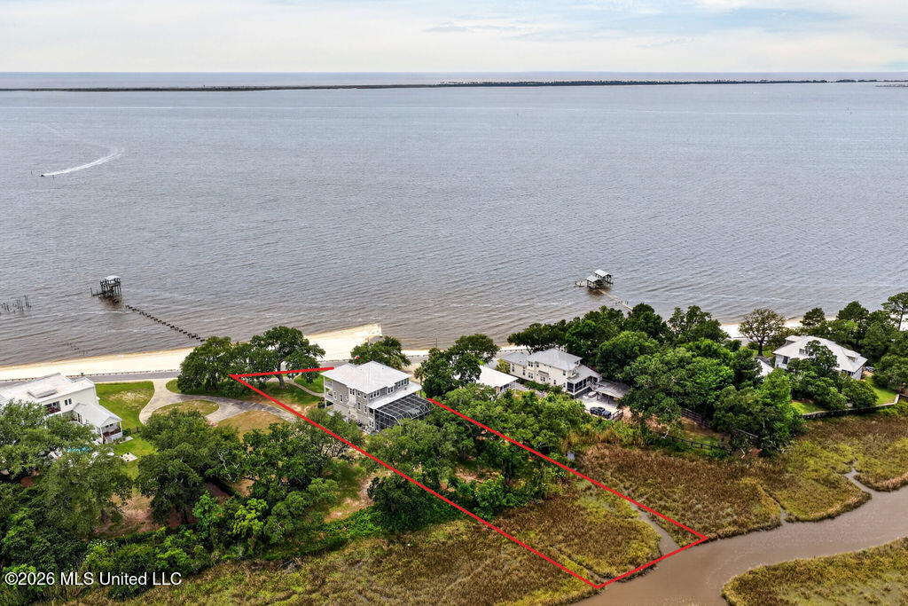 419 E Beach Drive