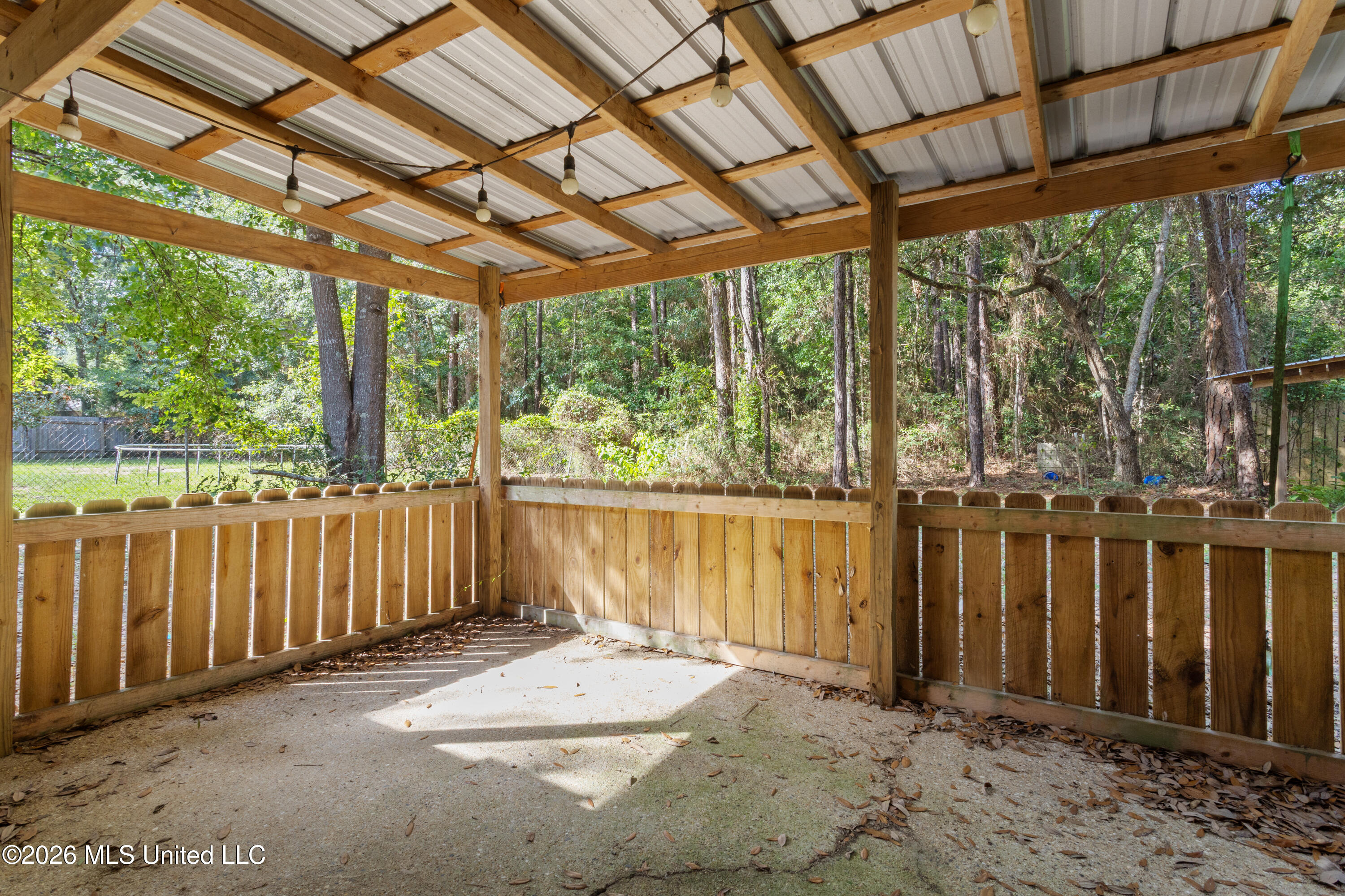 7020 Red Bud Lane
