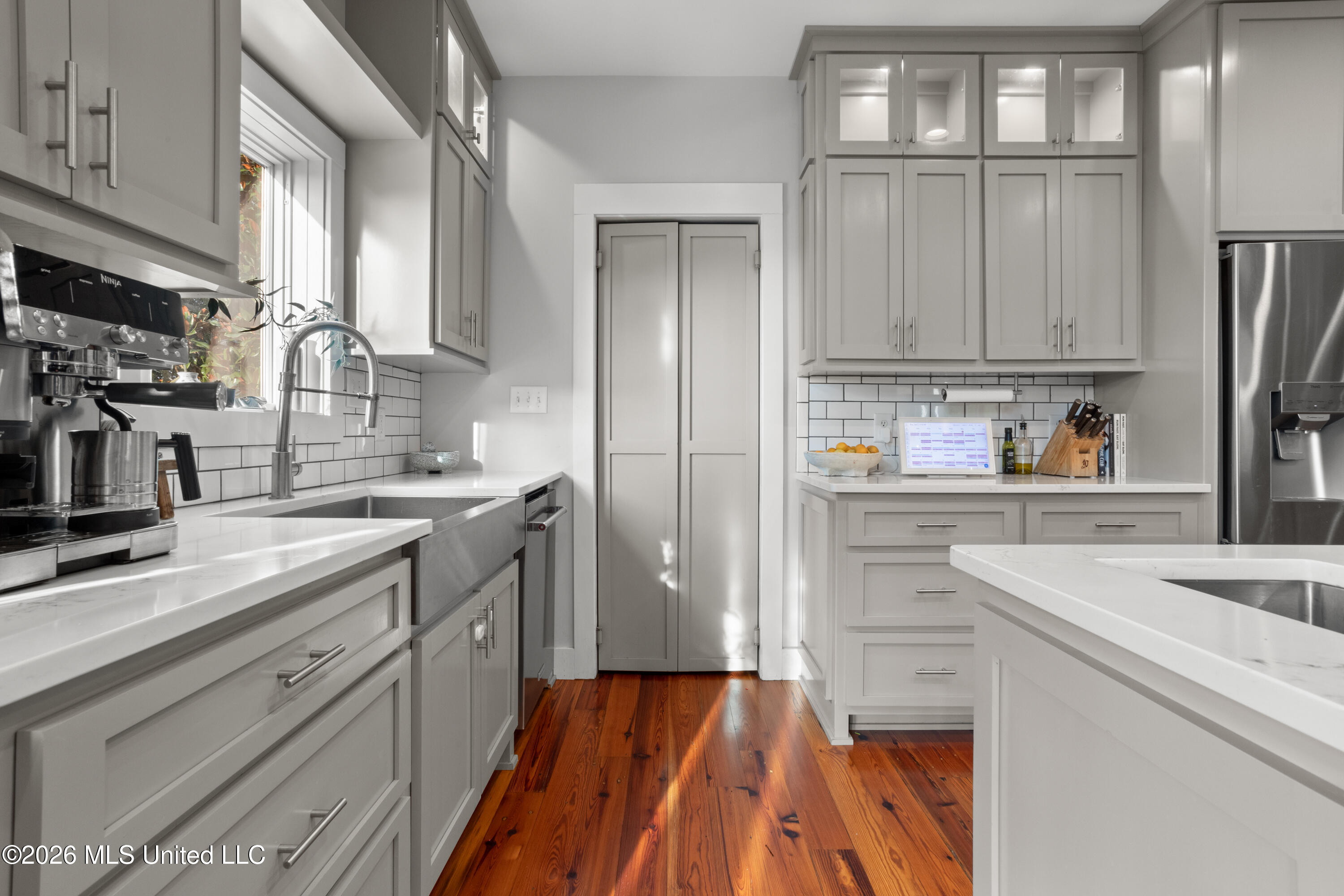 1305 Fort Street