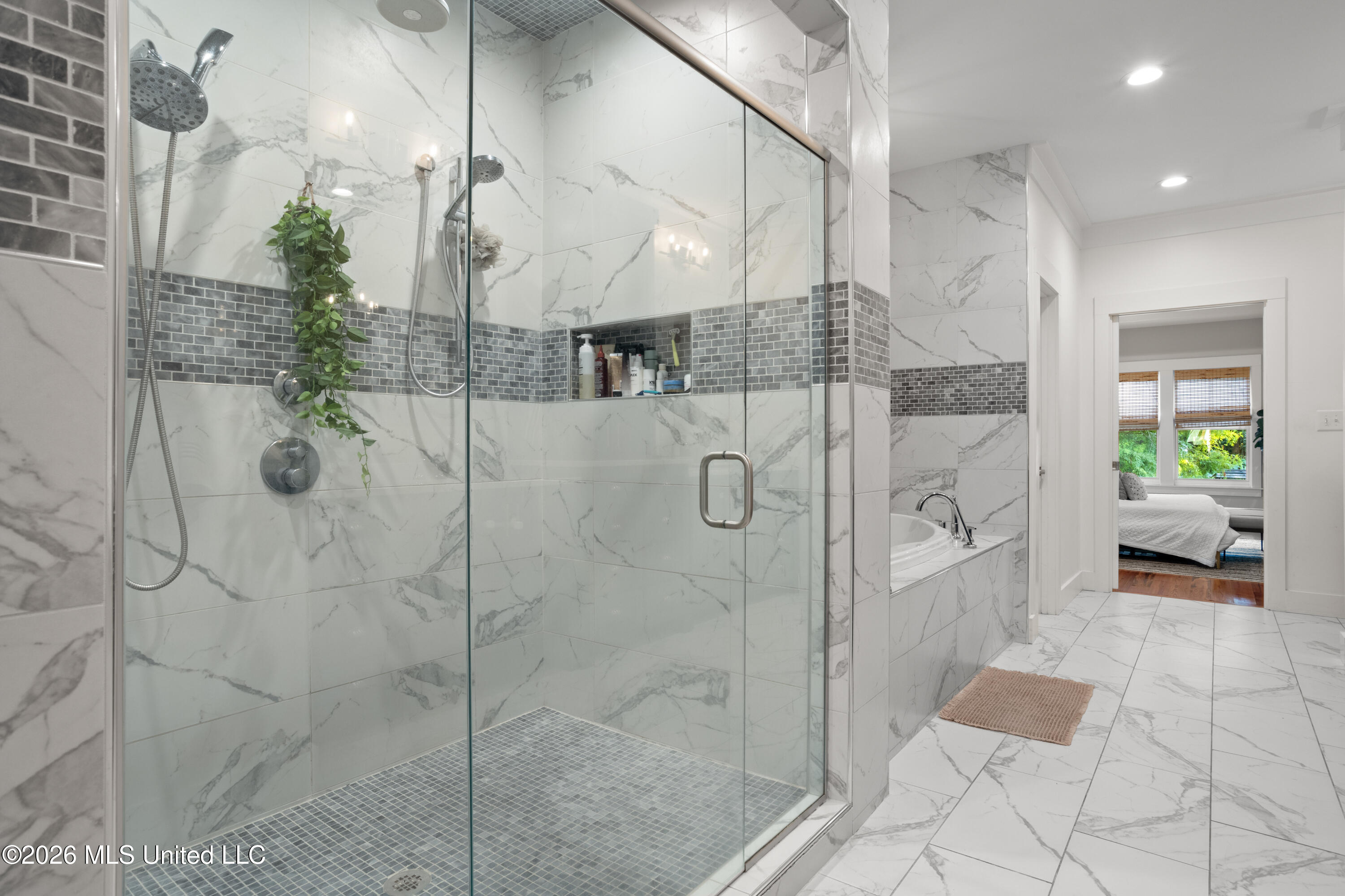1305 Fort Street
