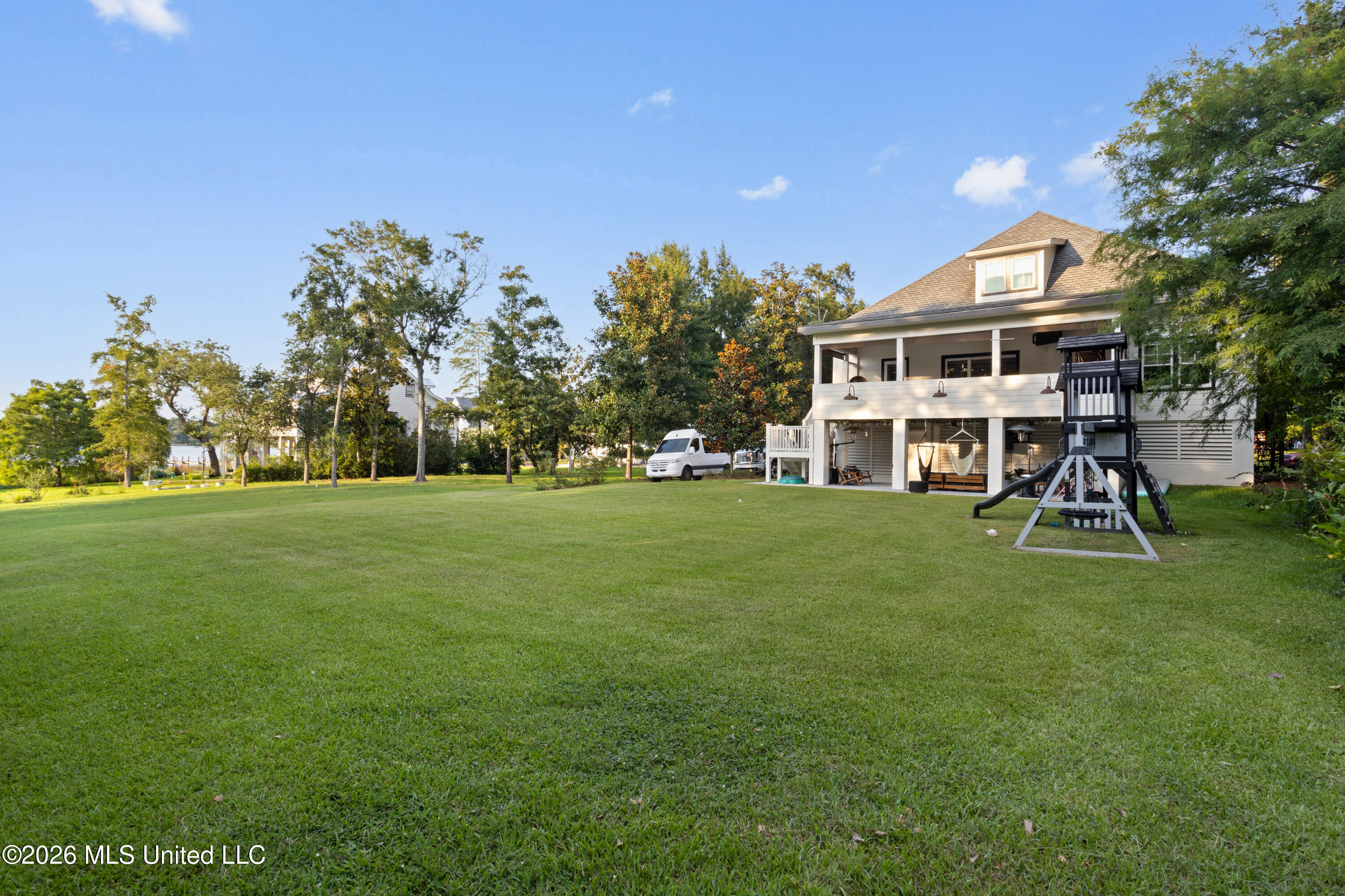 1305 Fort Street