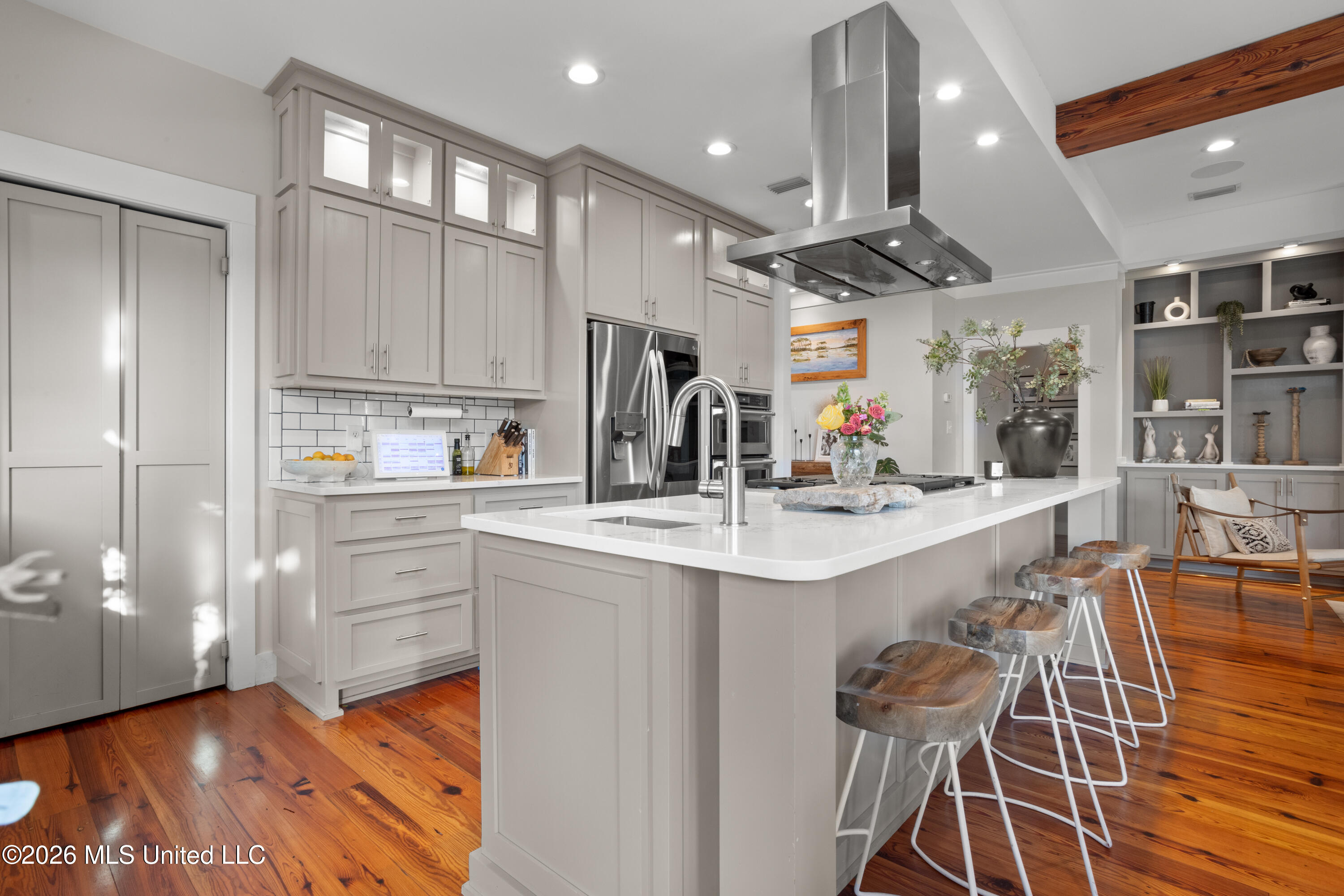 1305 Fort Street