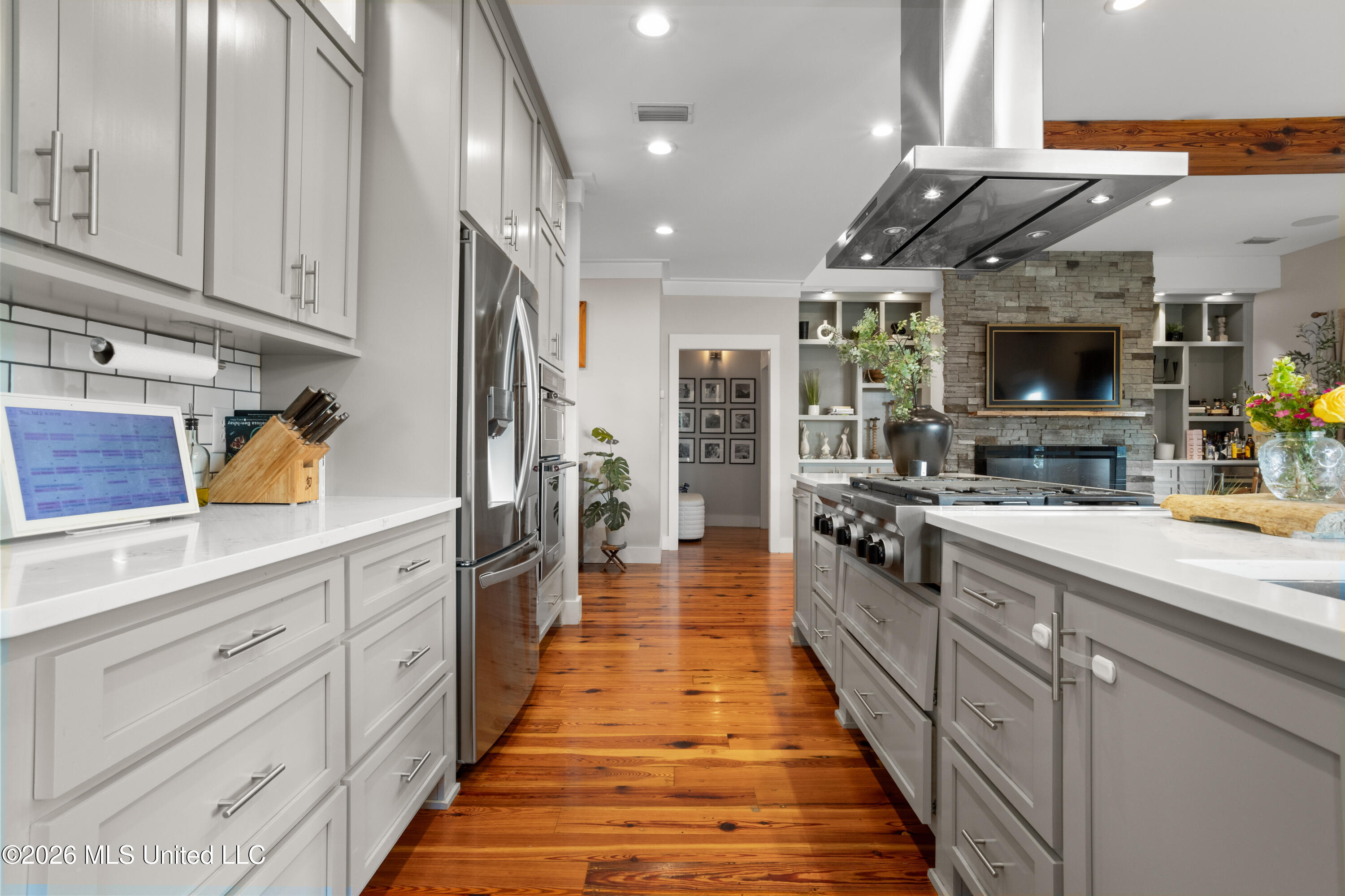 1305 Fort Street