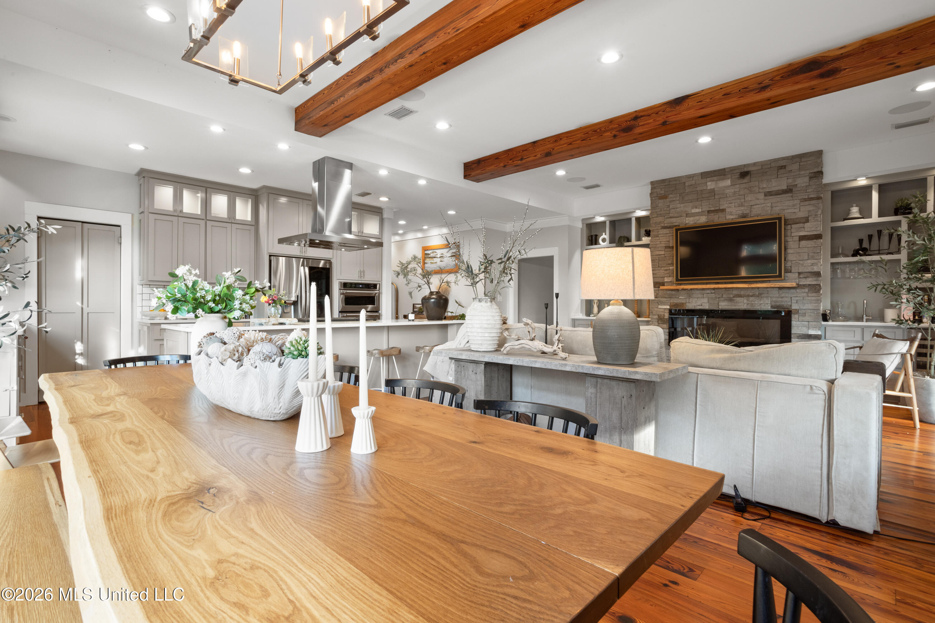 1305 Fort Street