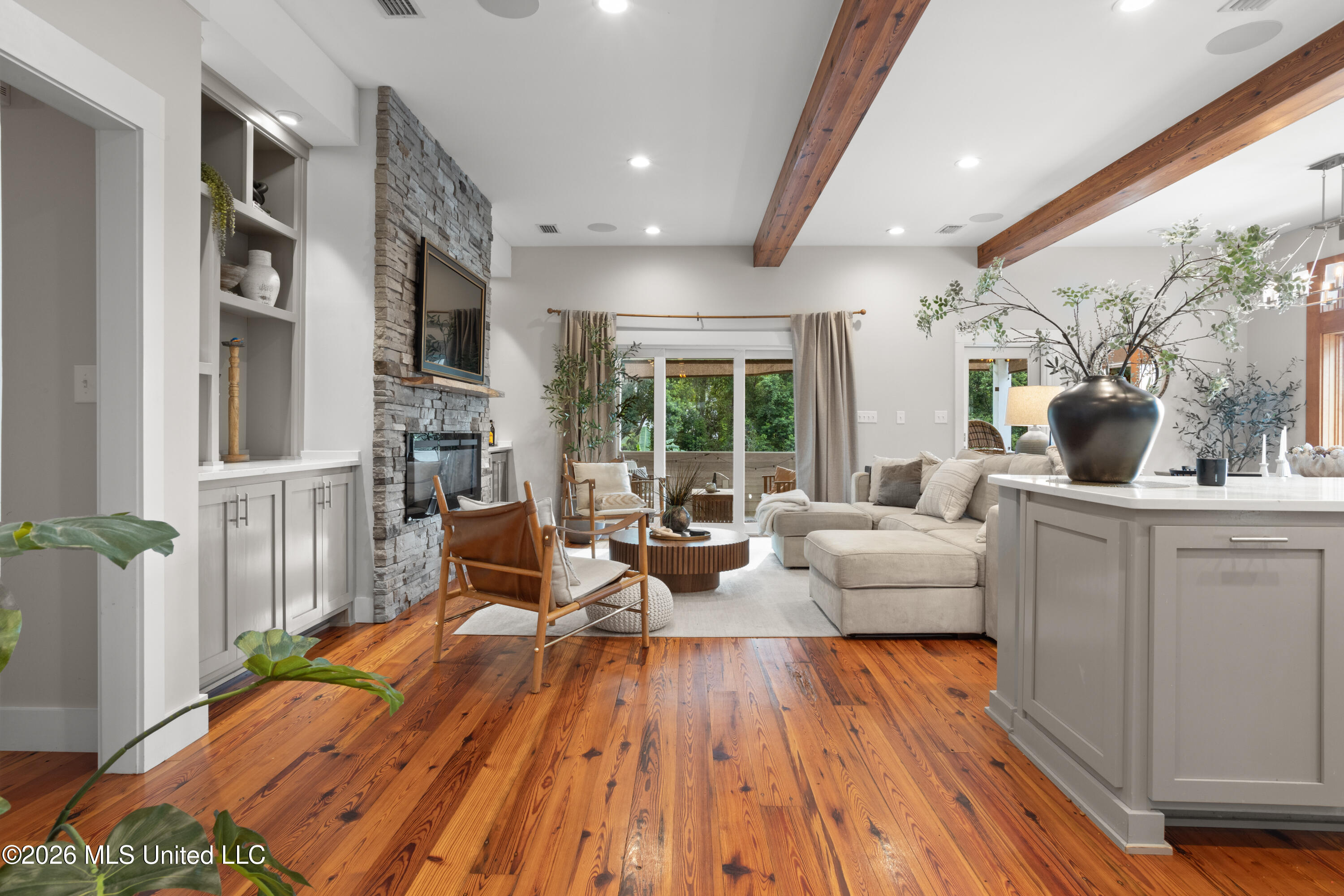 1305 Fort Street