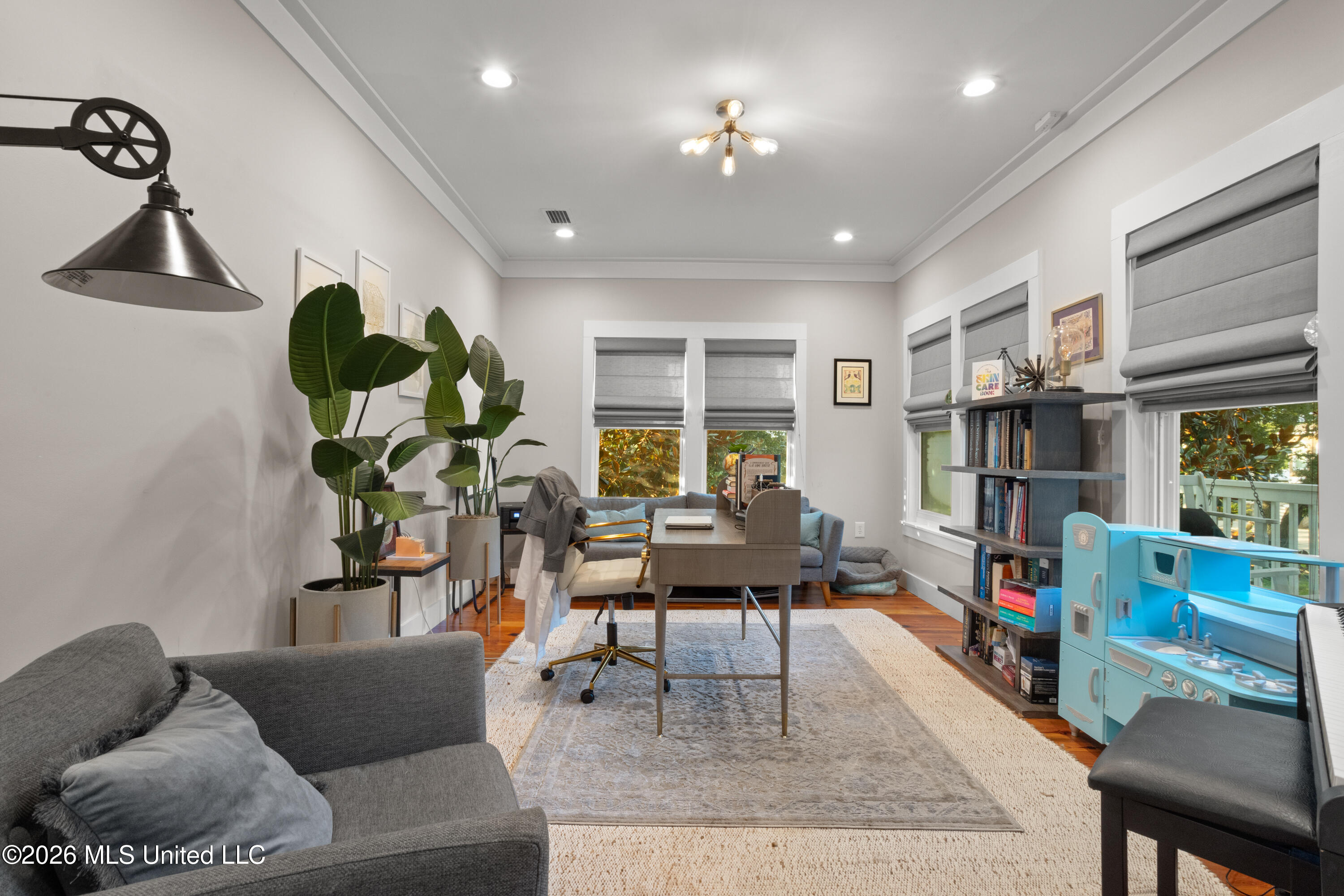 1305 Fort Street