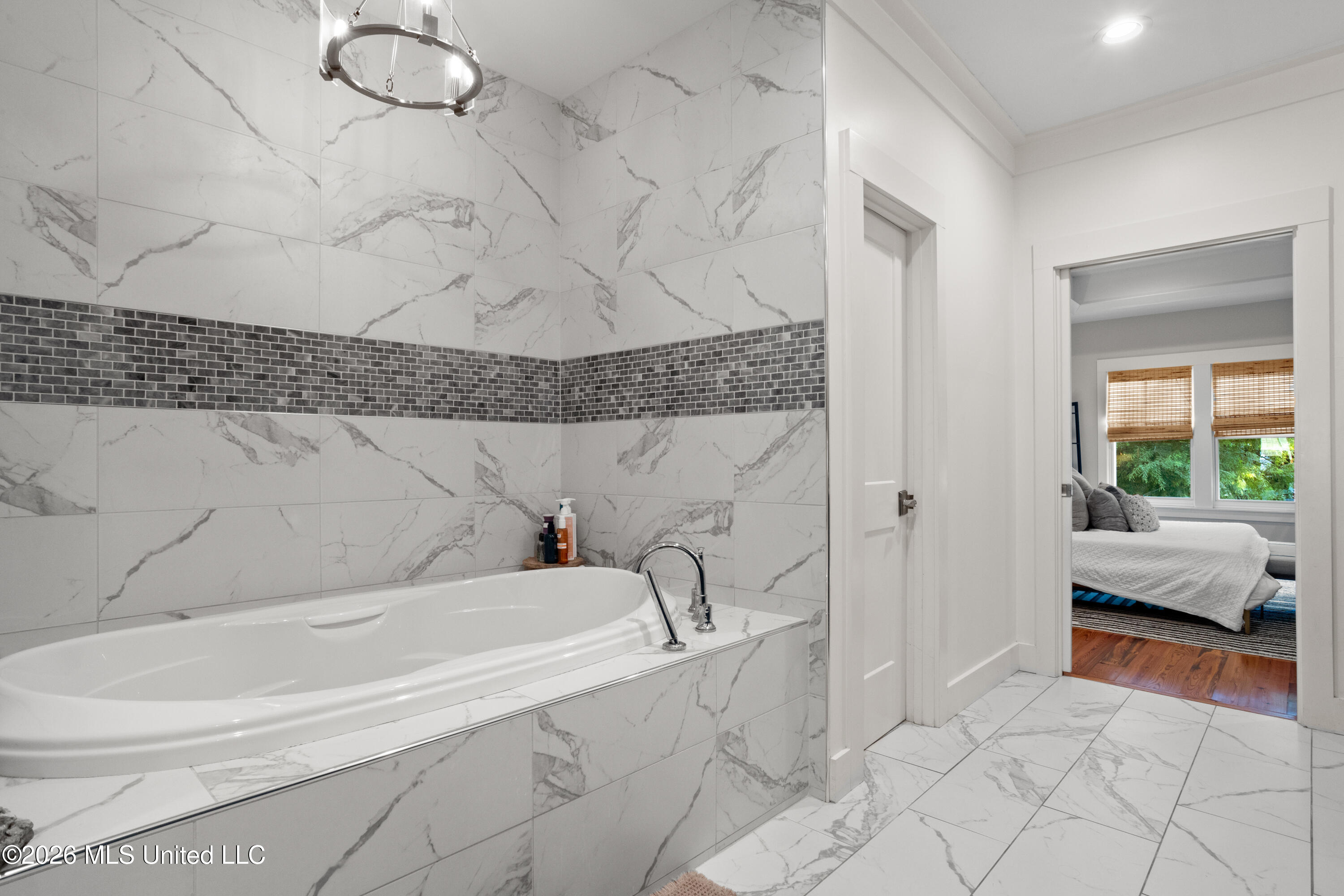 1305 Fort Street