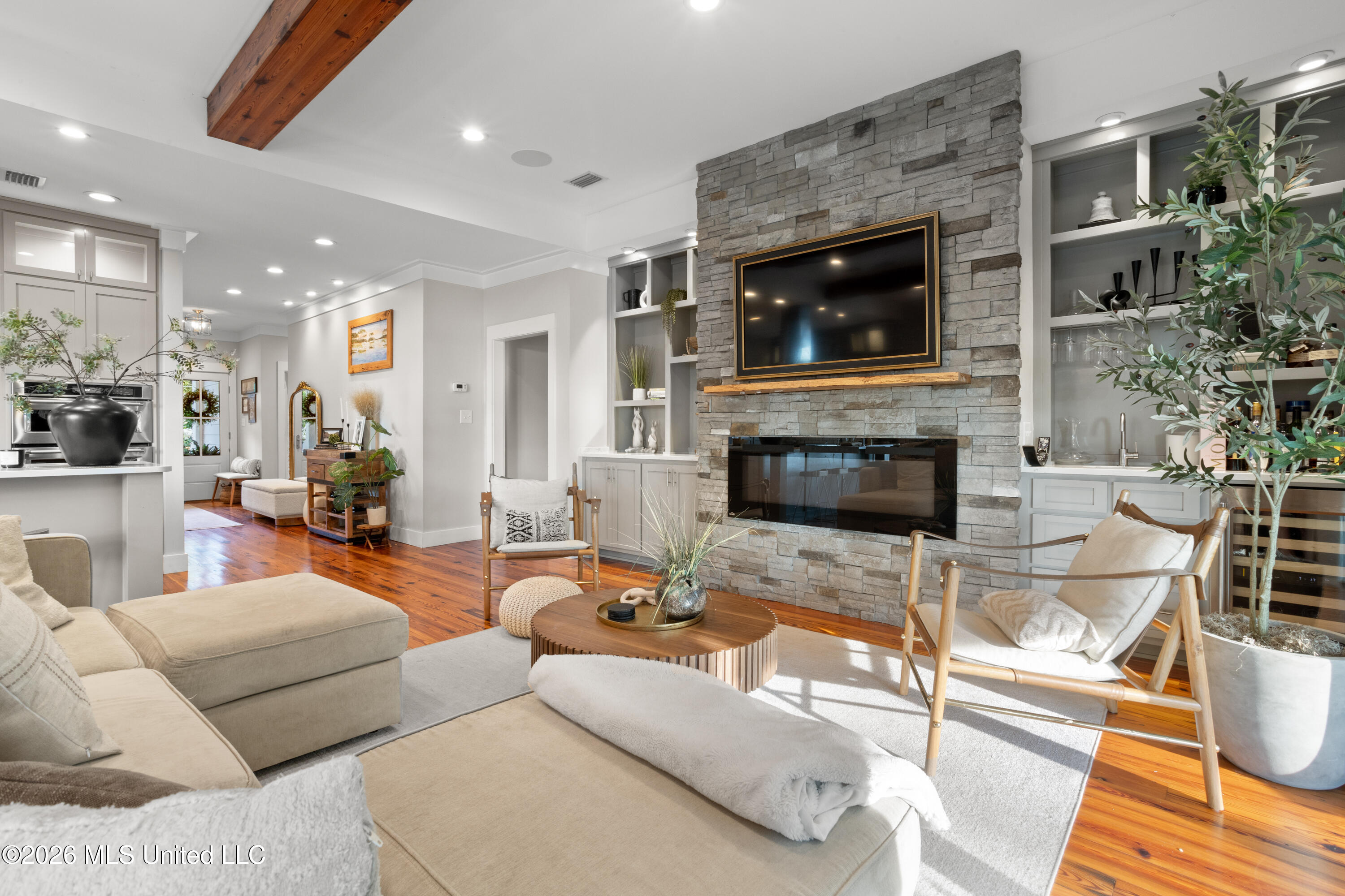 1305 Fort Street
