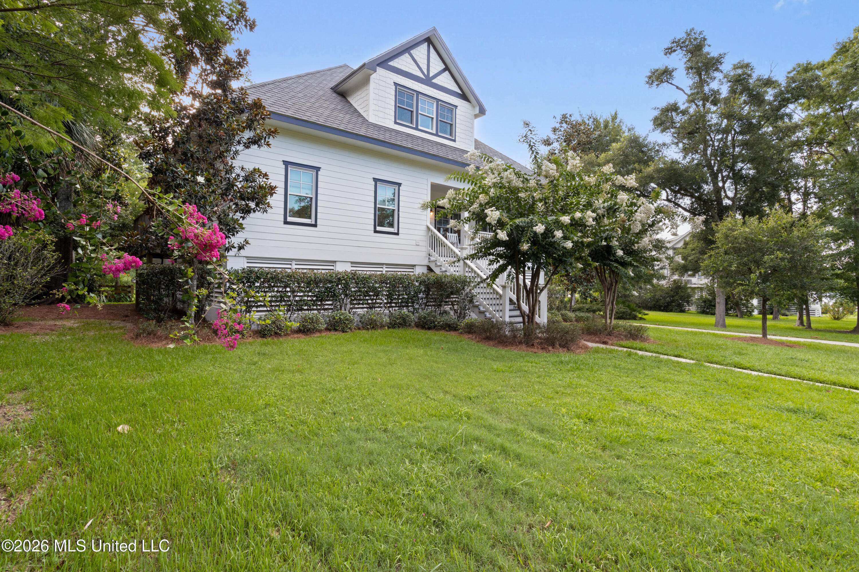 1305 Fort Street