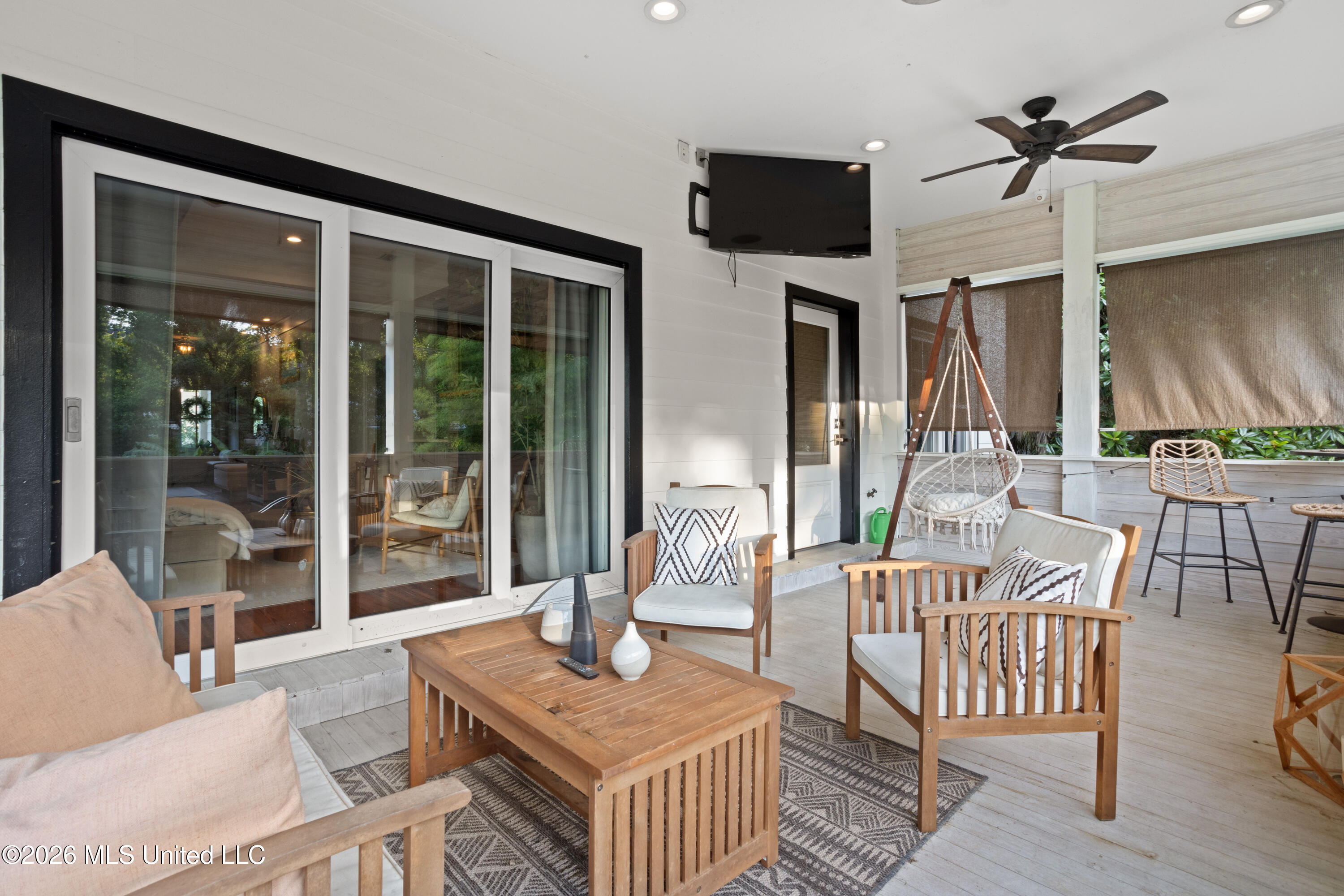 1305 Fort Street