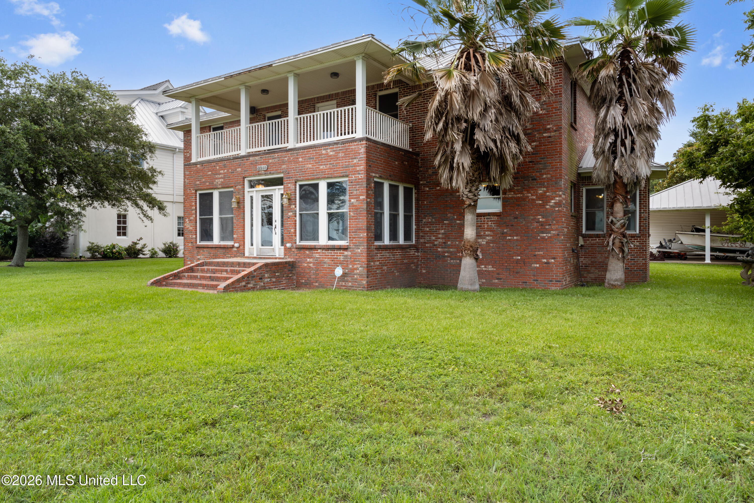 2211 Beach Boulevard