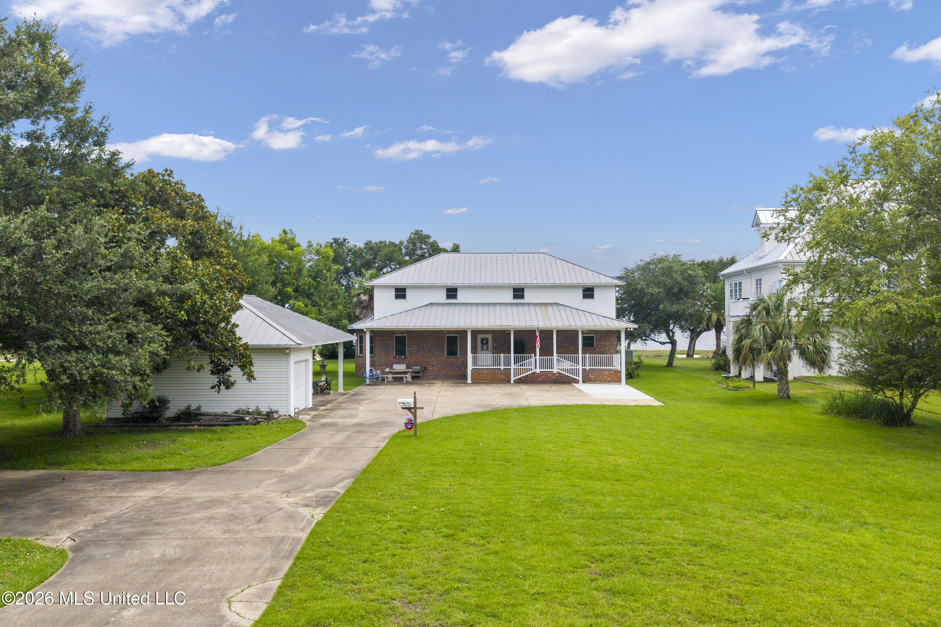 2211 Beach Boulevard