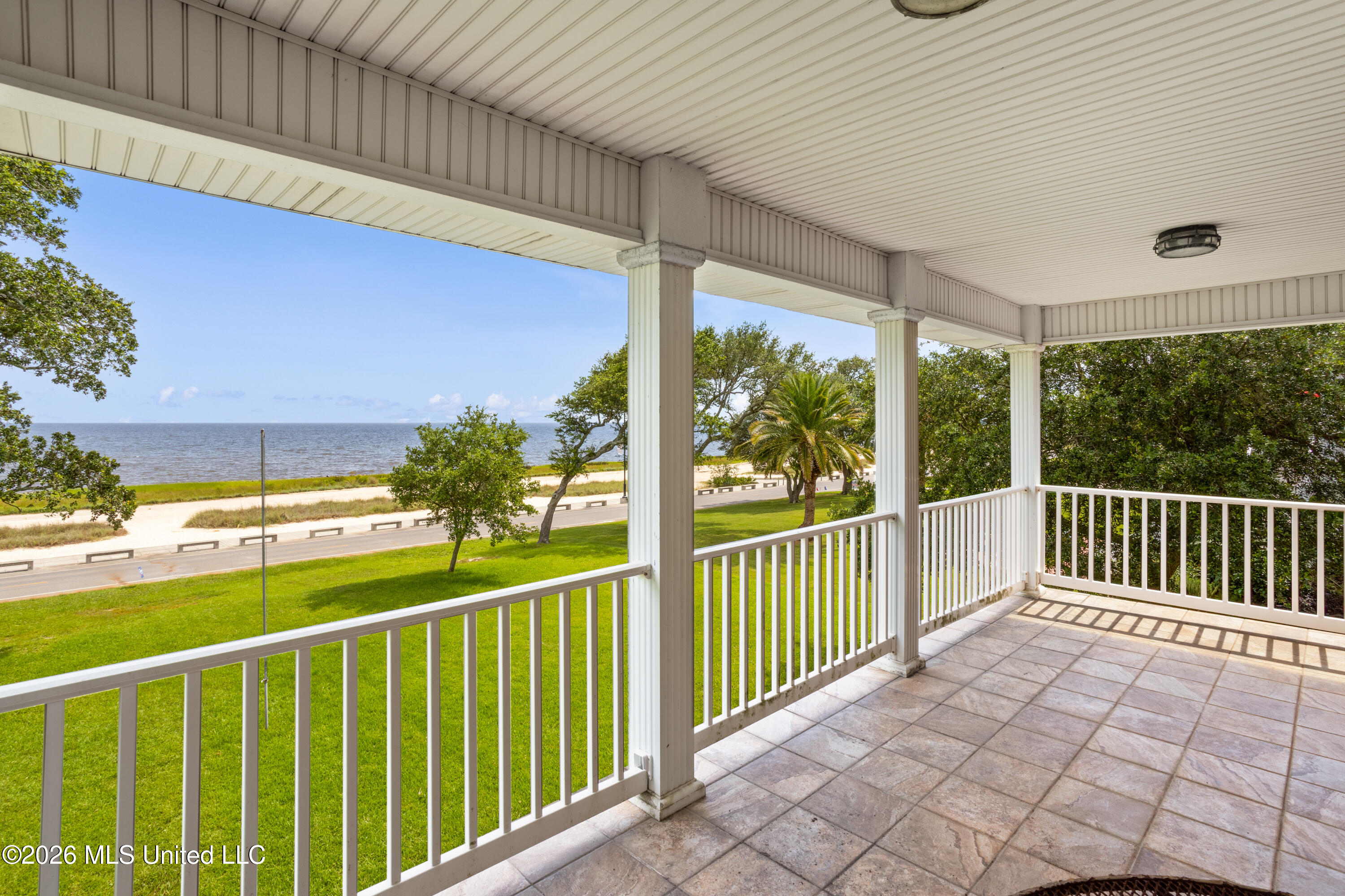 2211 Beach Boulevard