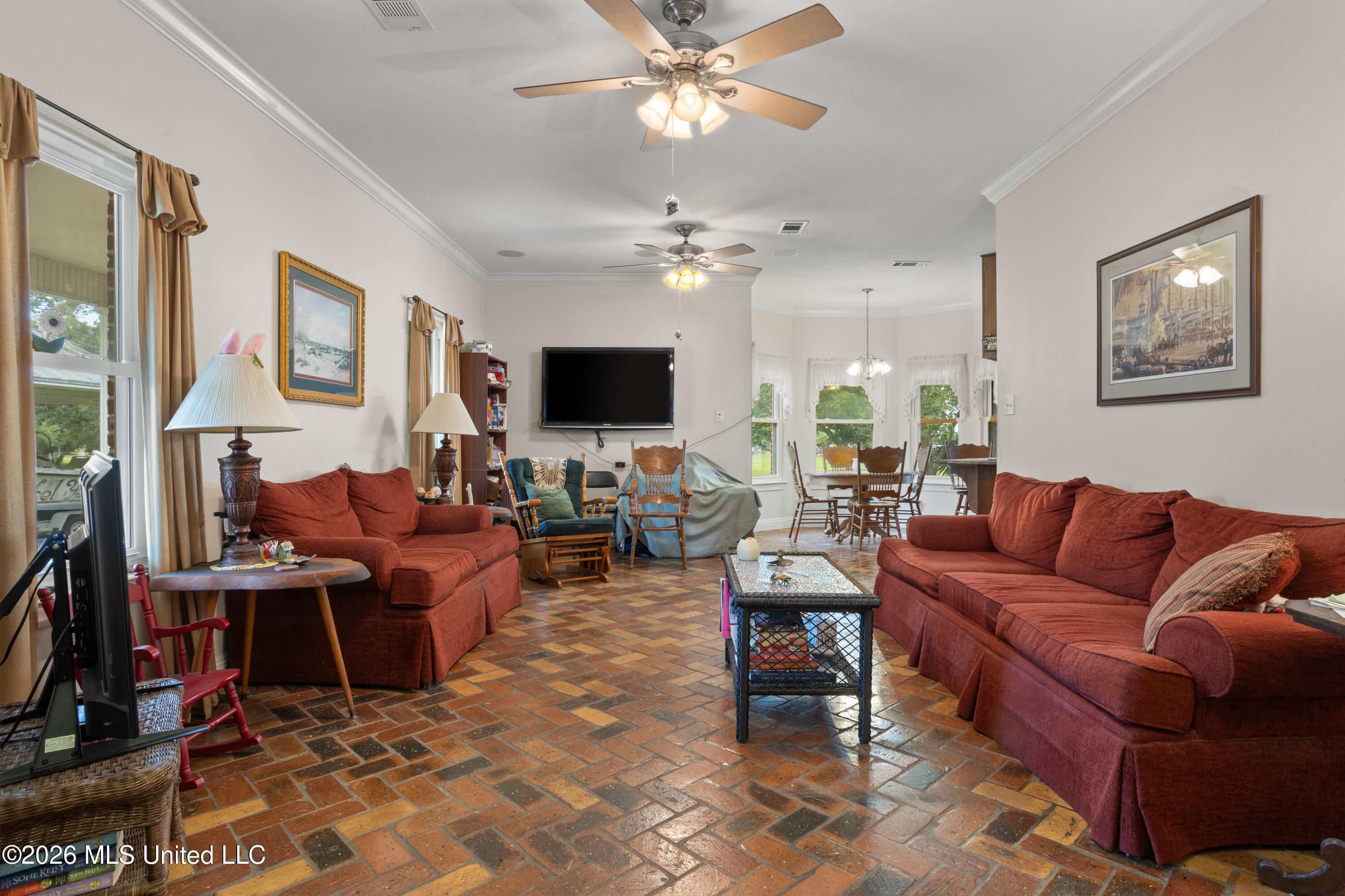 2211 Beach Boulevard