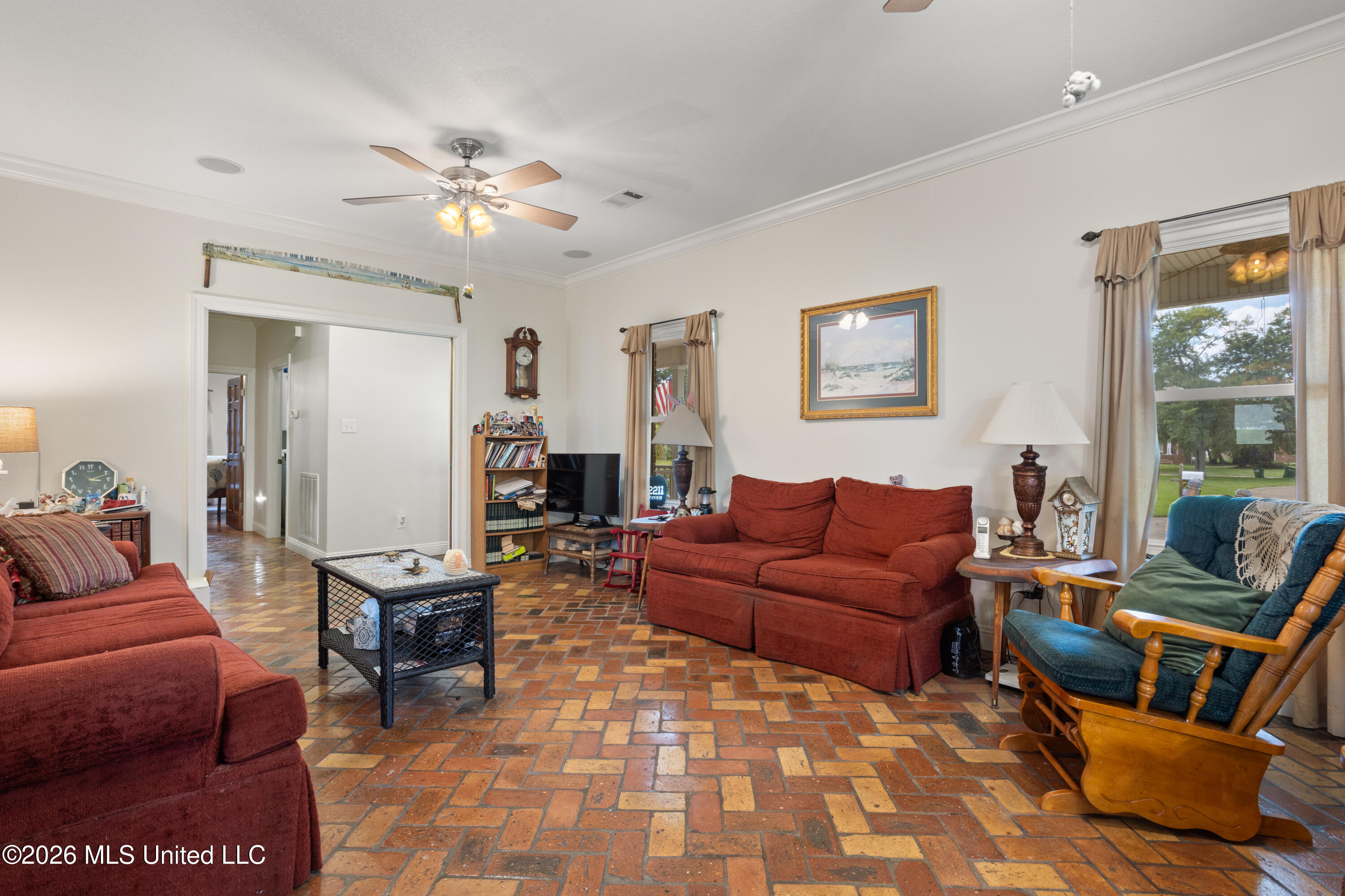 2211 Beach Boulevard