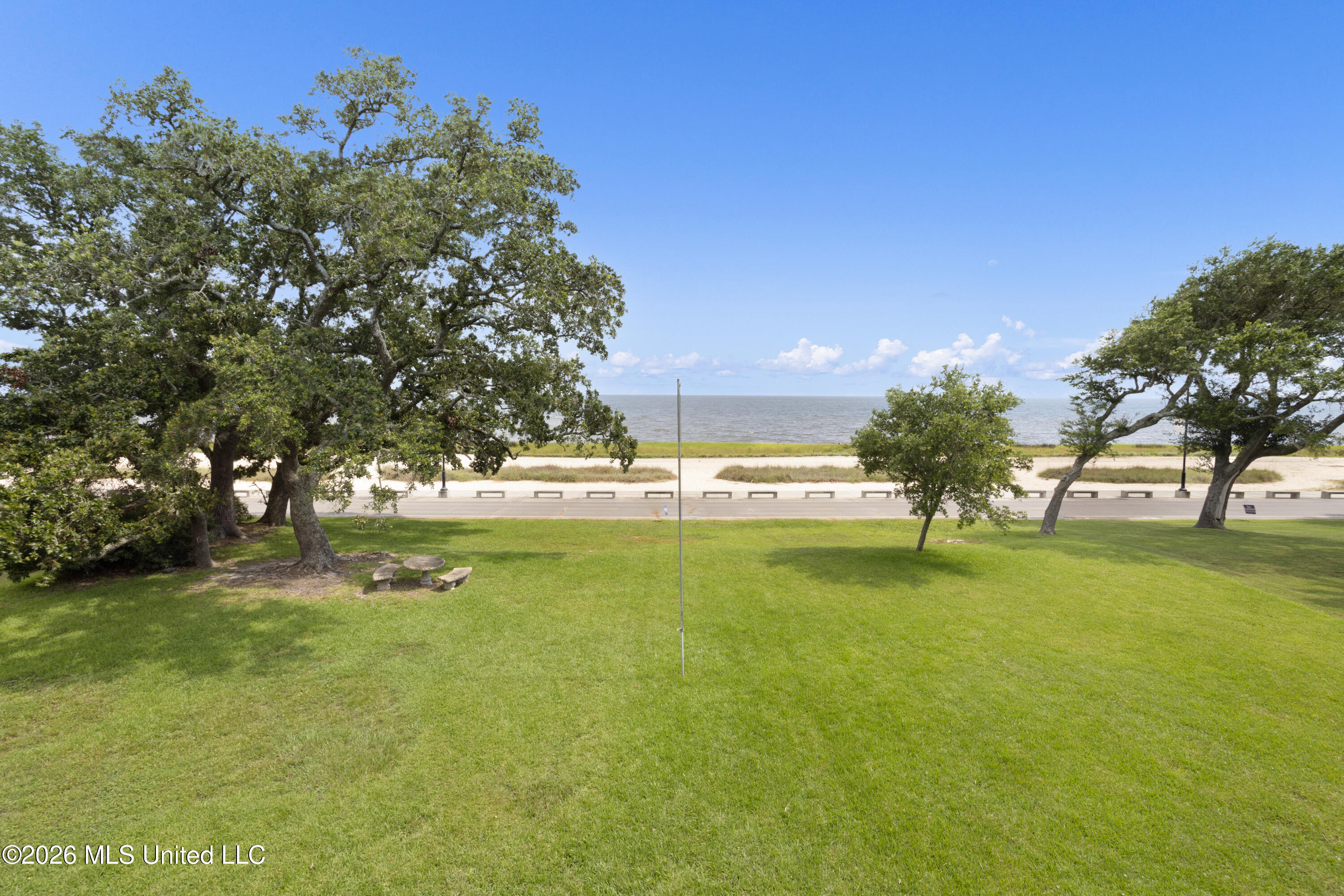 2211 Beach Boulevard