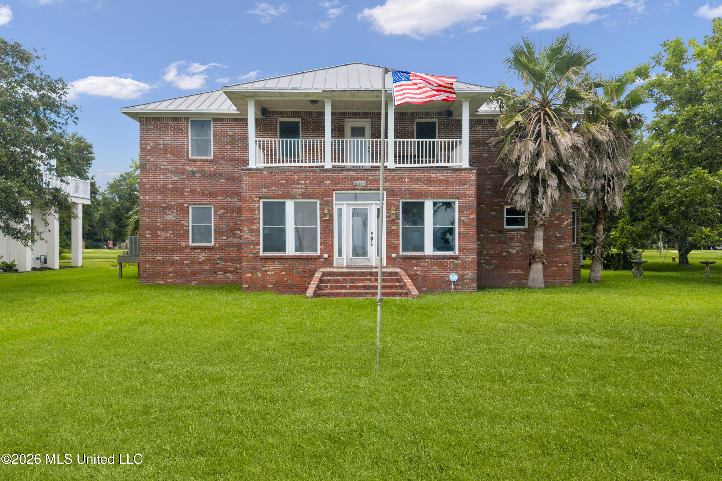 2211 Beach Boulevard