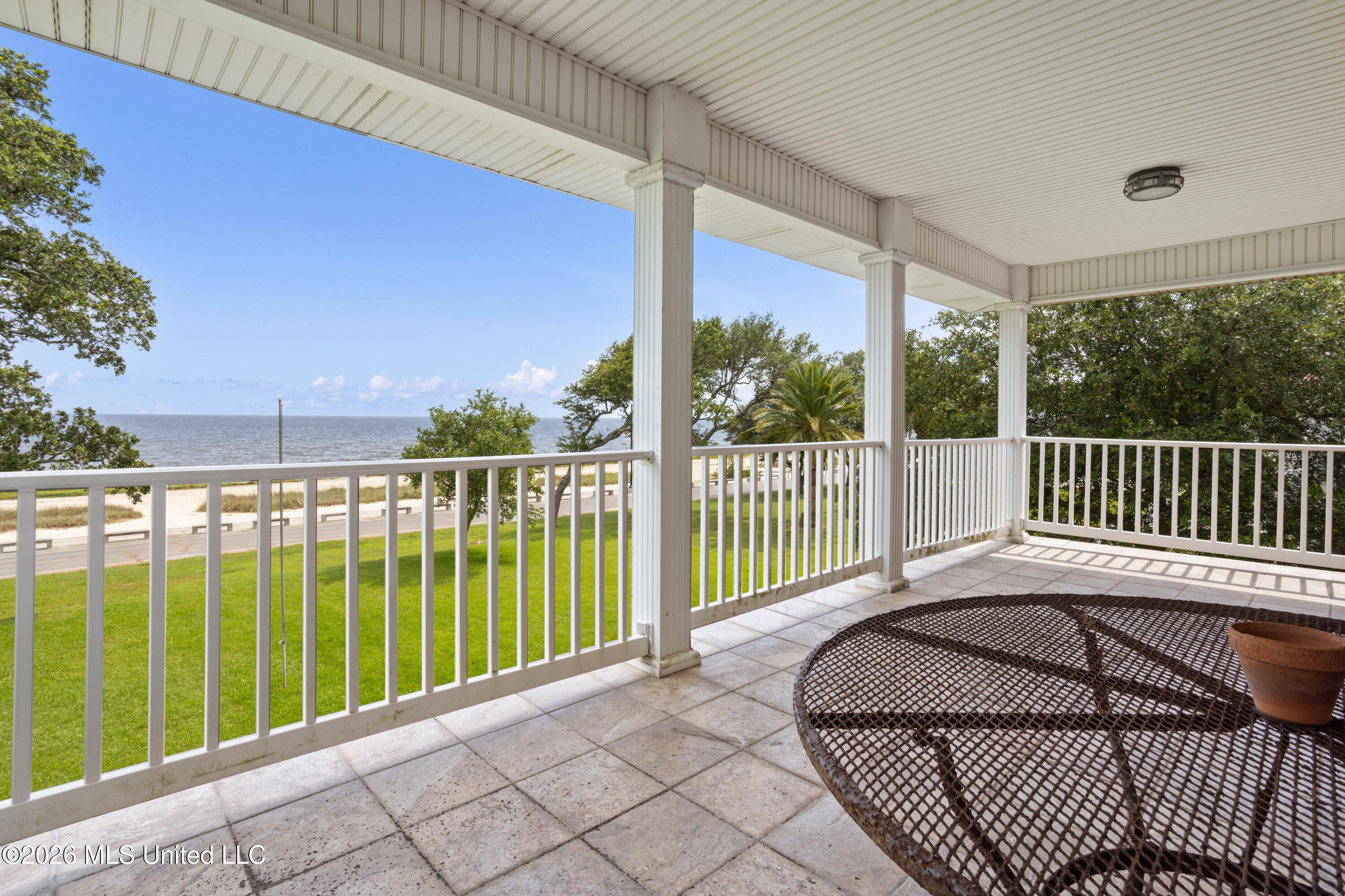 2211 Beach Boulevard