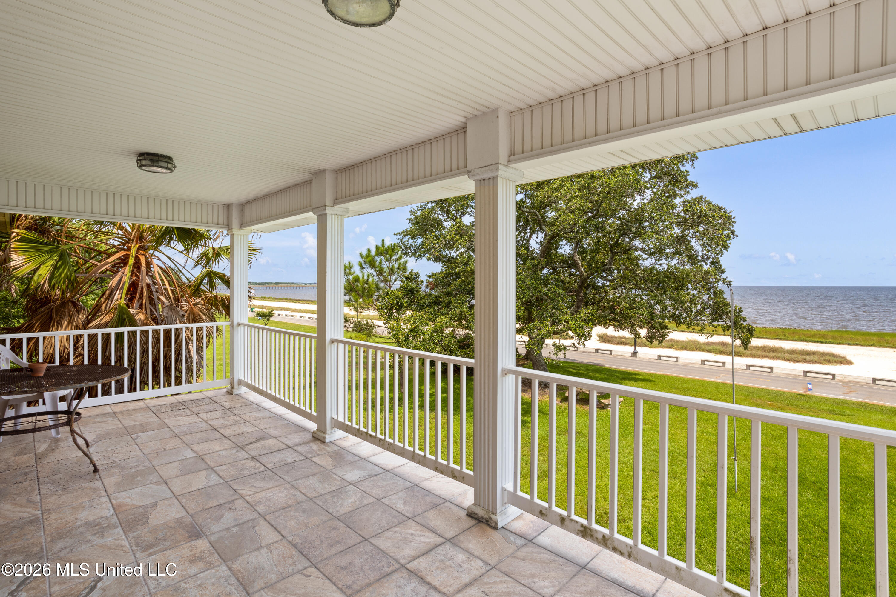 2211 Beach Boulevard