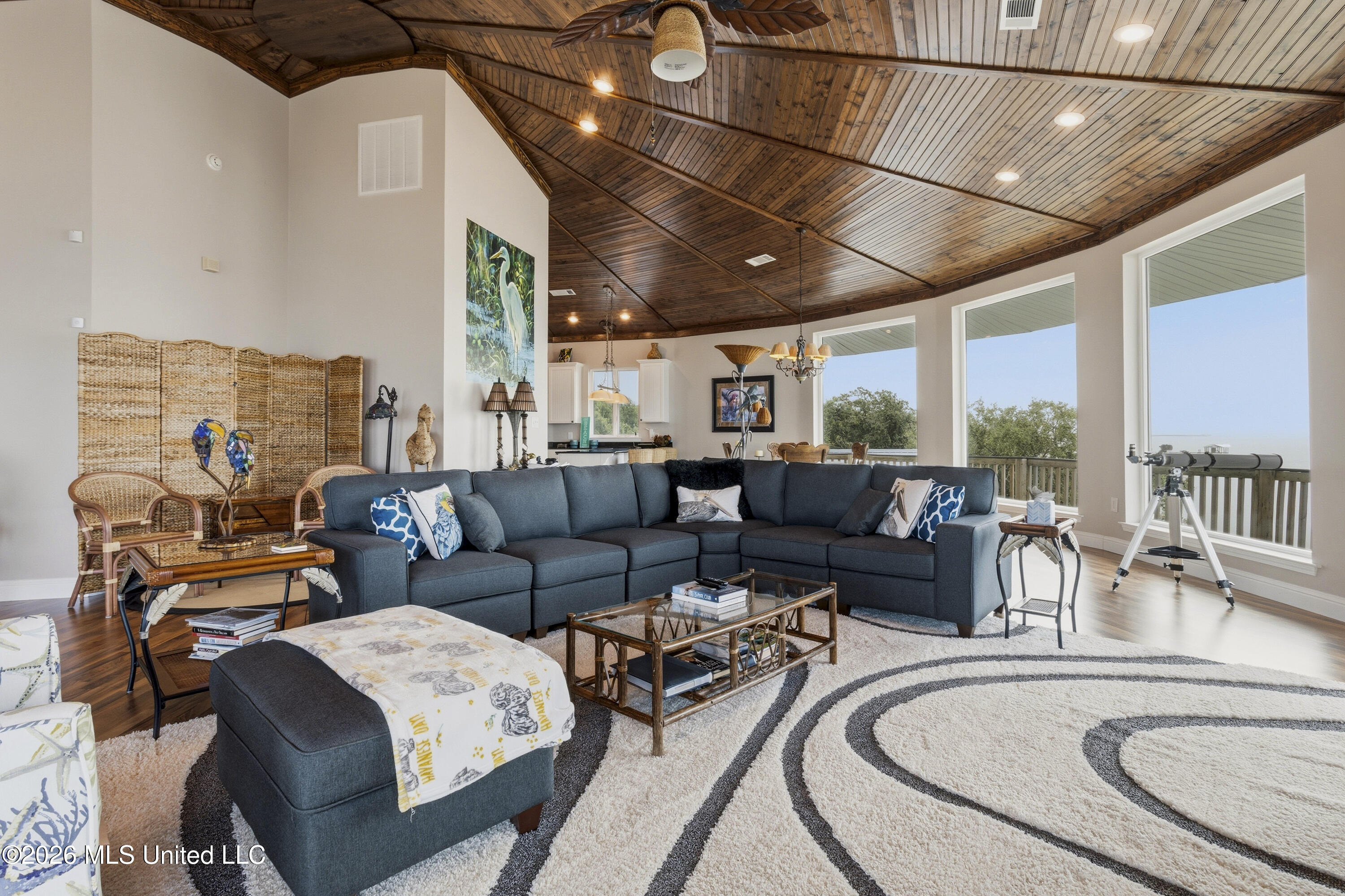 6017 W Belle Fontaine Drive